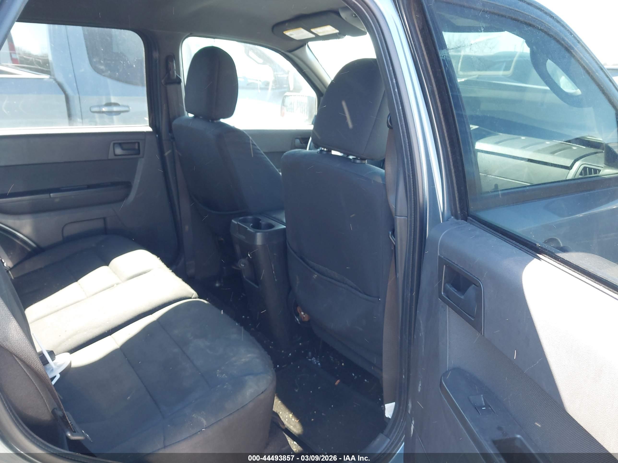 FORD ESCAPE image 8