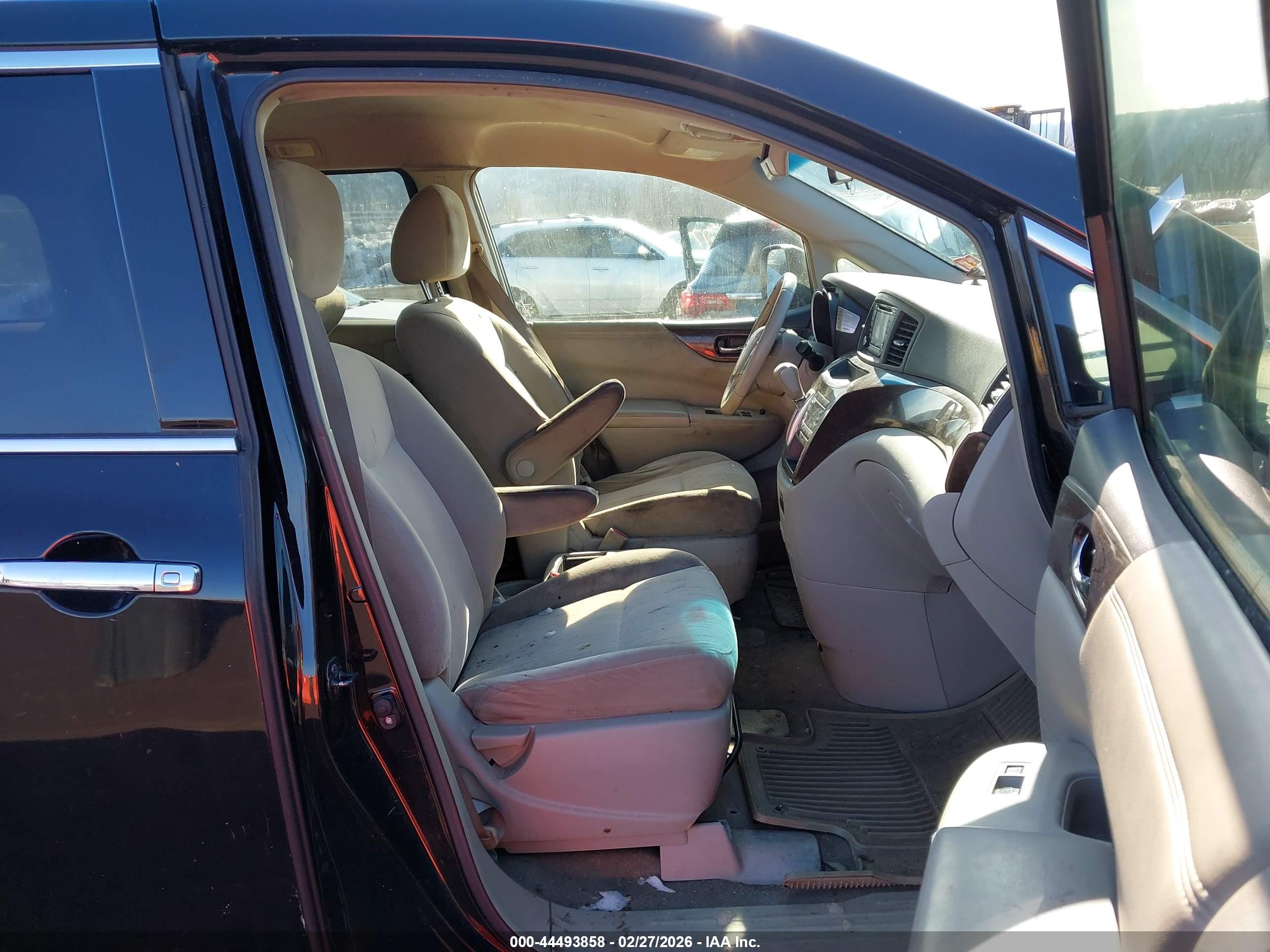 NISSAN QUEST image 5