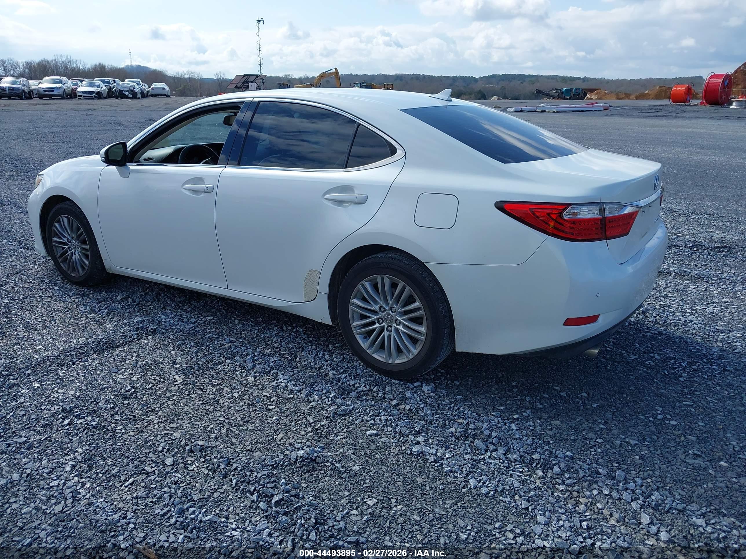 LEXUS ES image 3