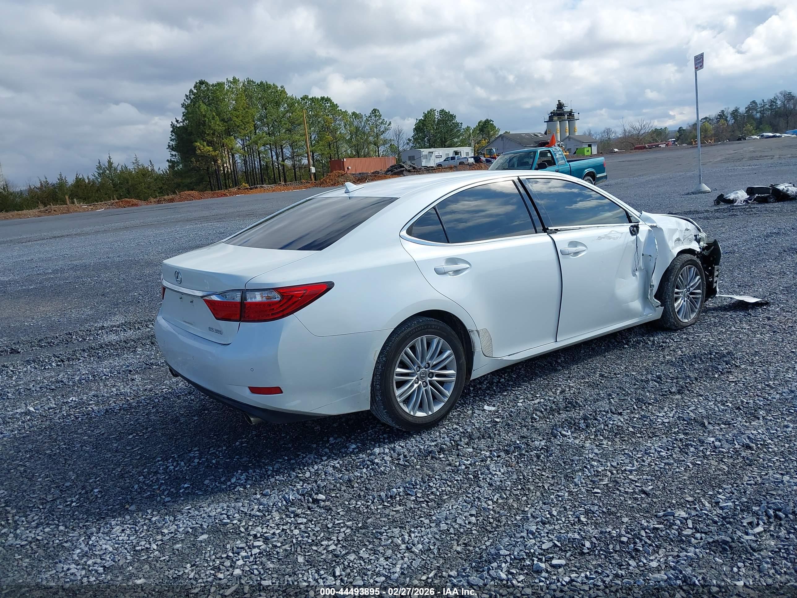 LEXUS ES image 4