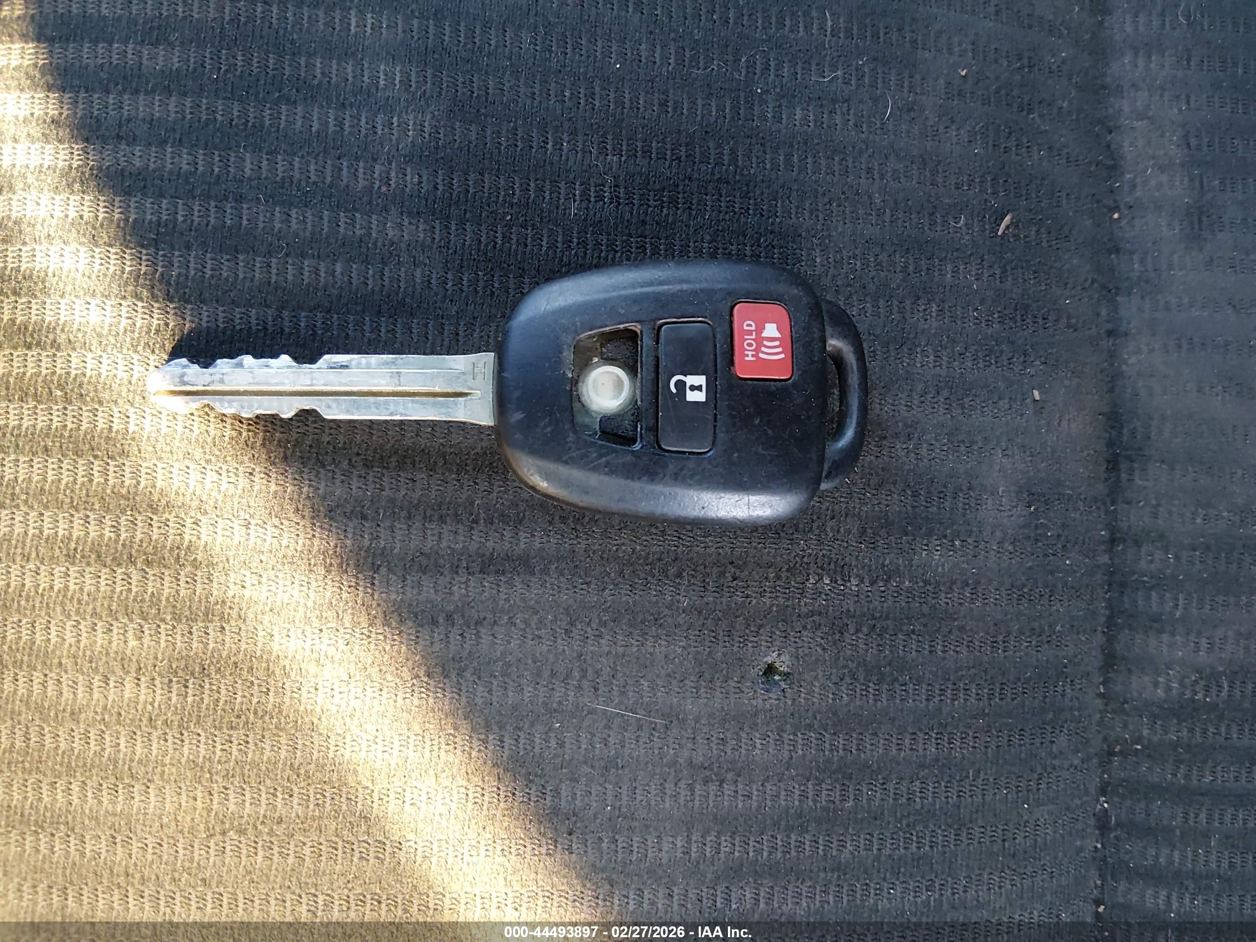 TOYOTA RAV4 image 11