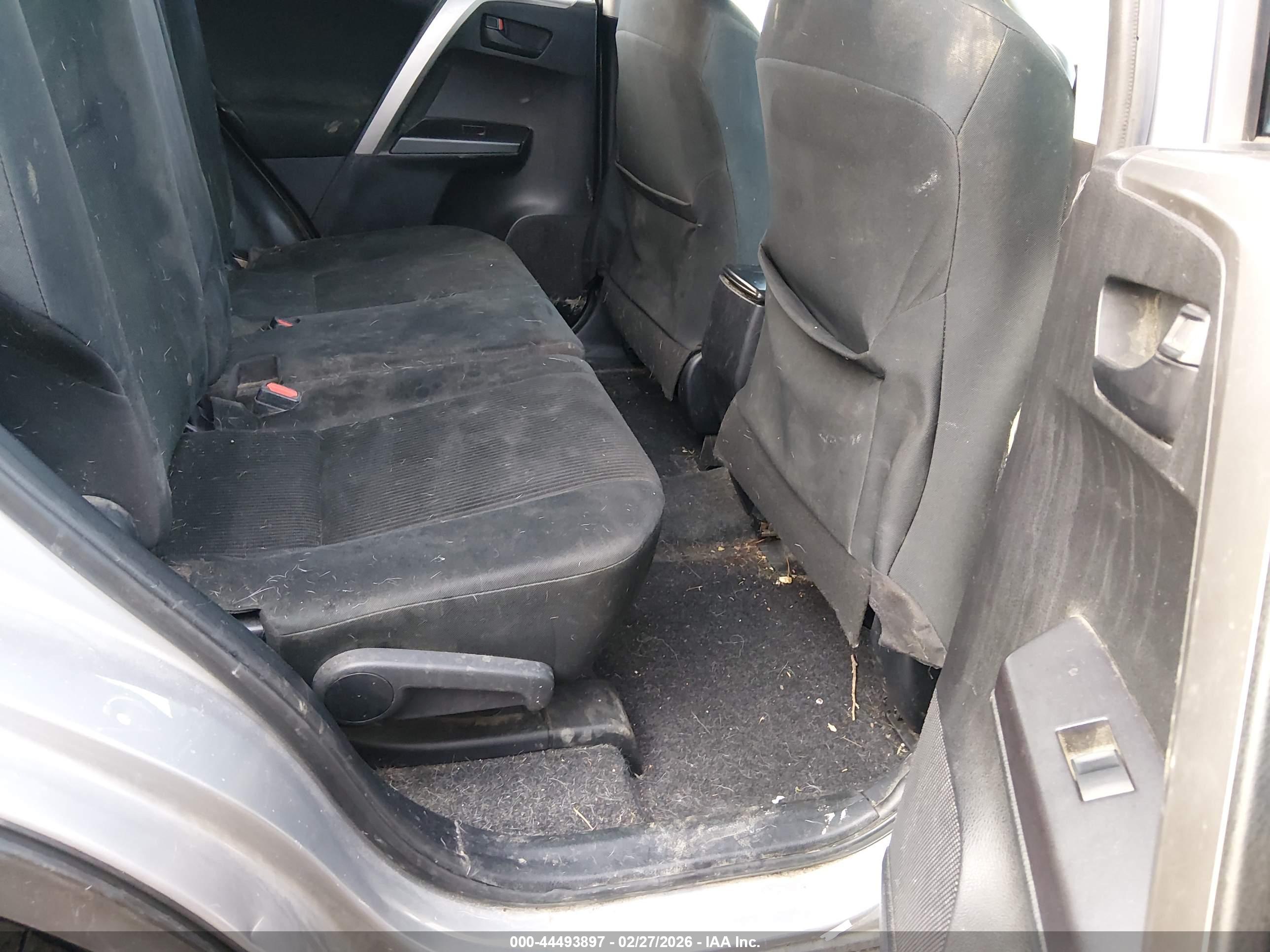 TOYOTA RAV4 image 8