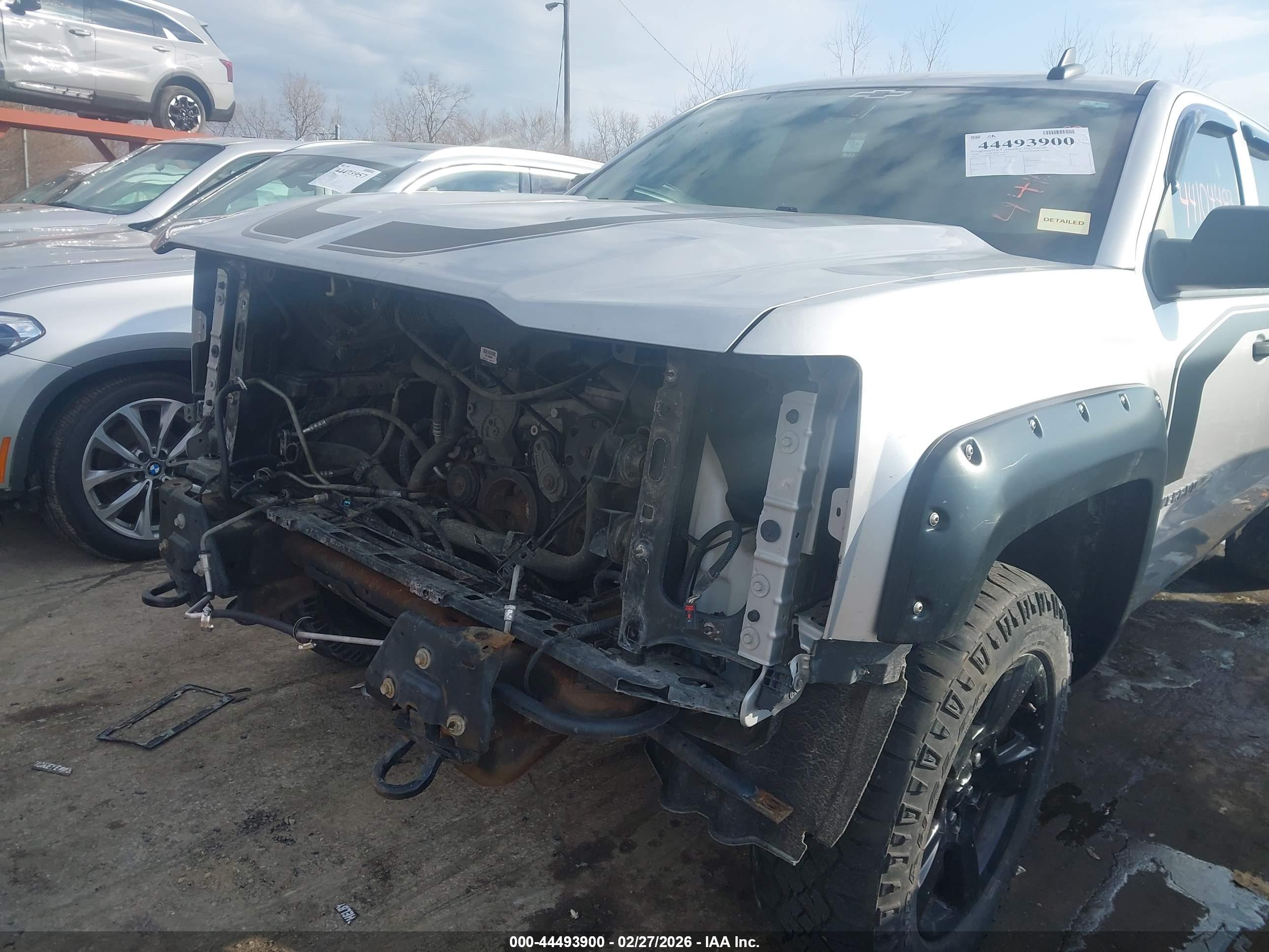 CHEVROLET SILVERADO image 6