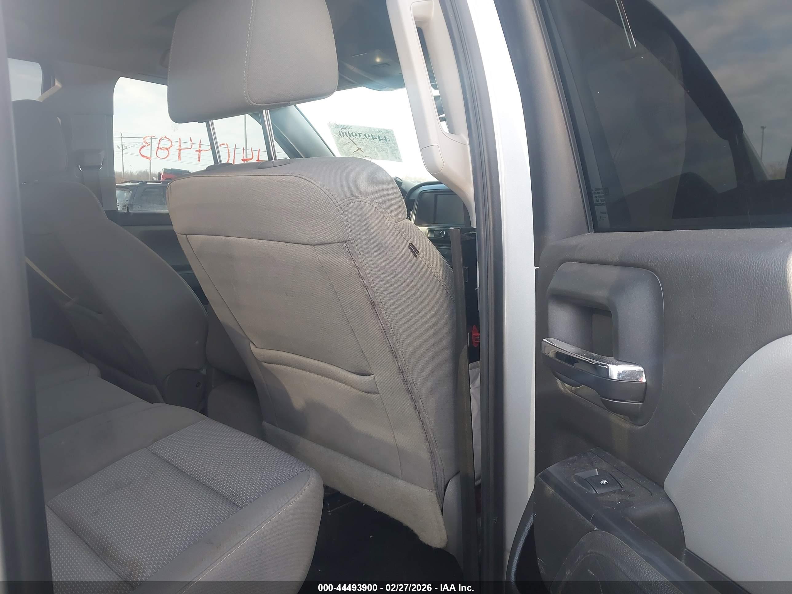 CHEVROLET SILVERADO image 8