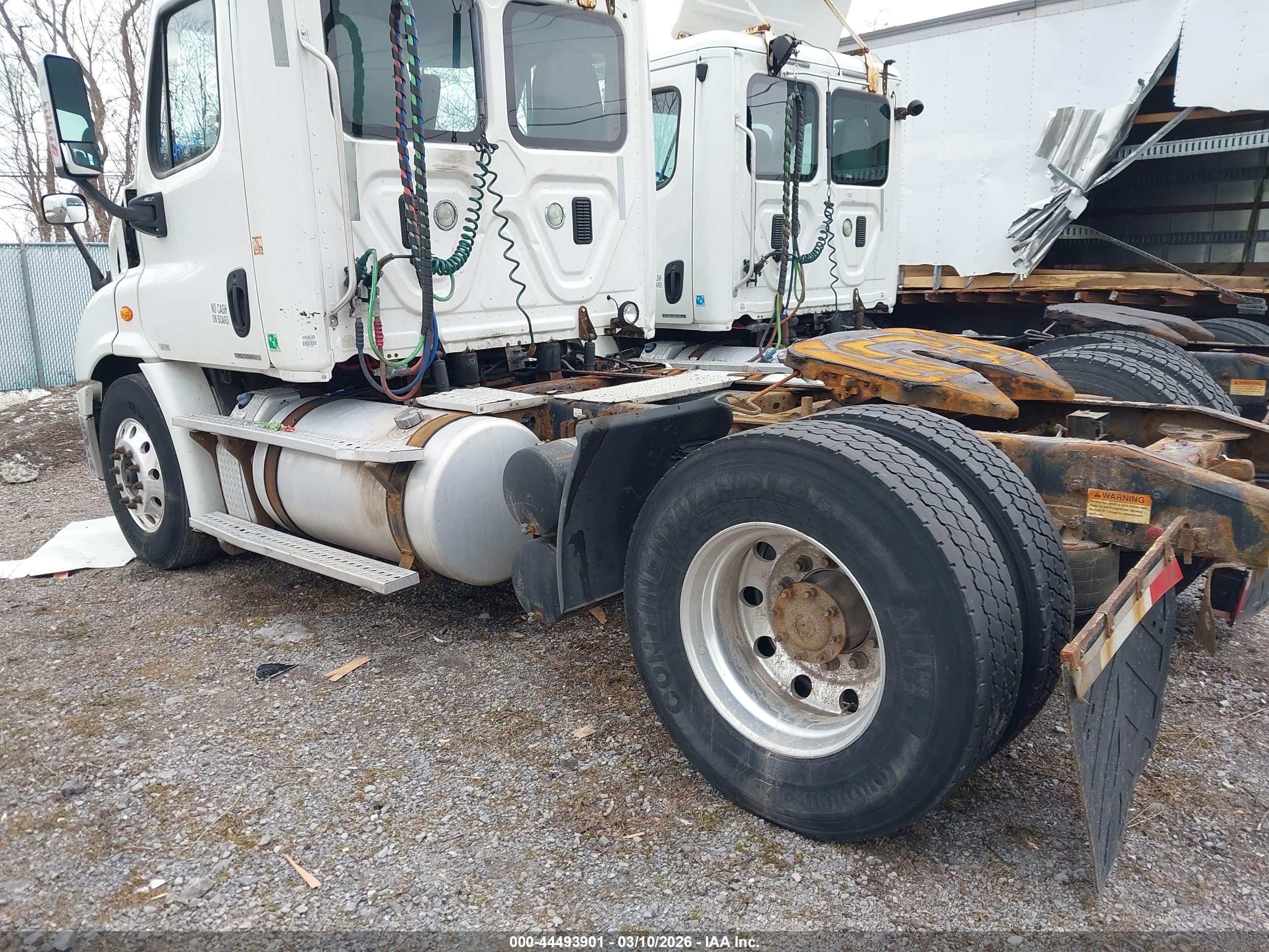 FREIGHTLINER CASCADIA image 3