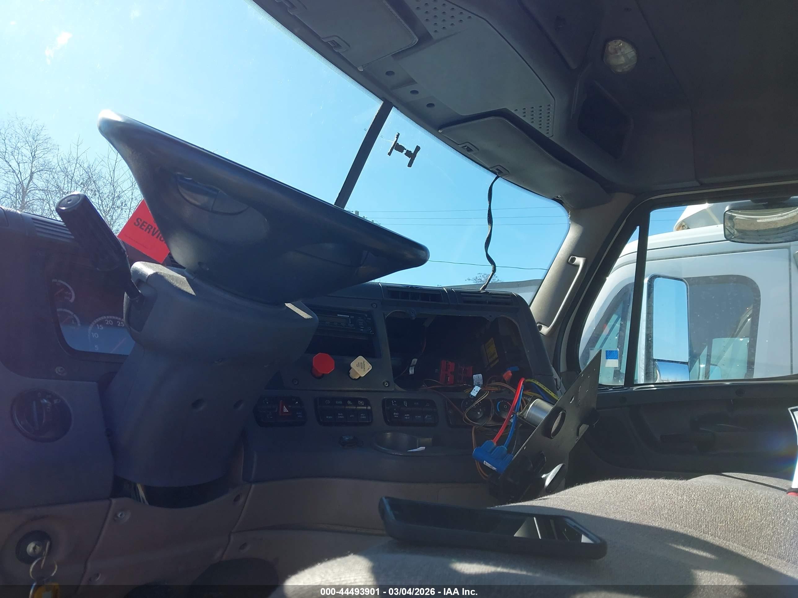 FREIGHTLINER CASCADIA image 7