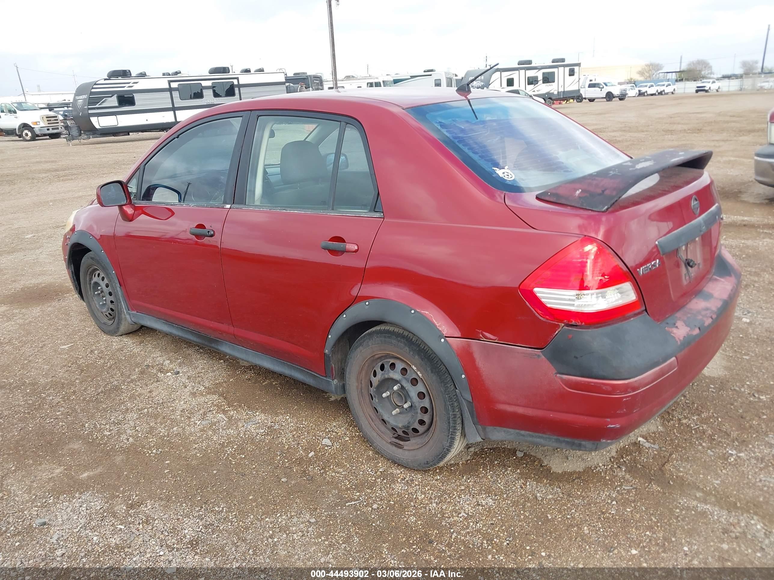 NISSAN VERSA image 3