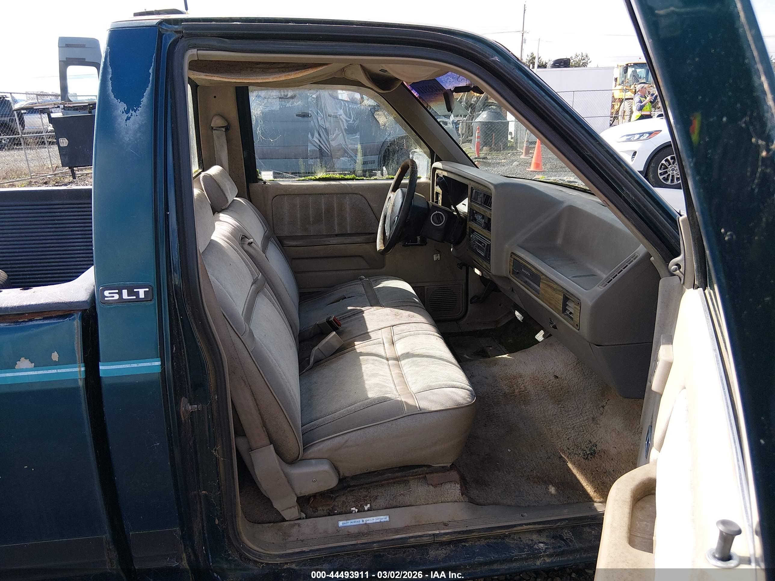 DODGE DAKOTA image 5