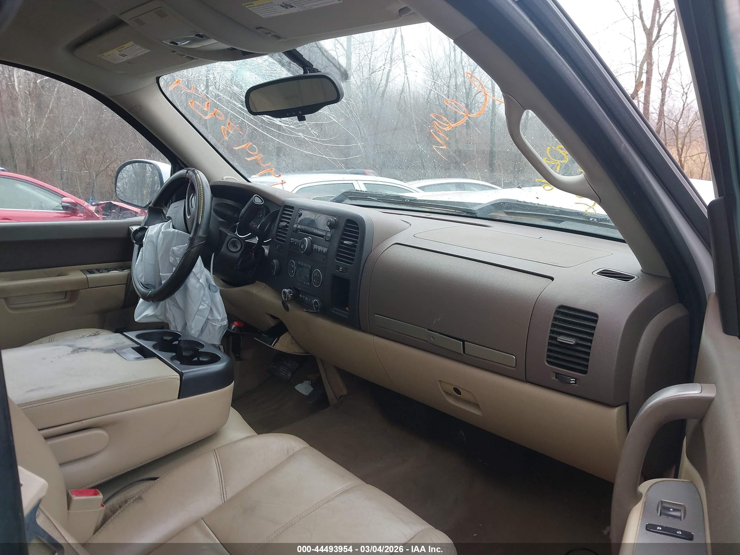 CHEVROLET SILVERADO image 5