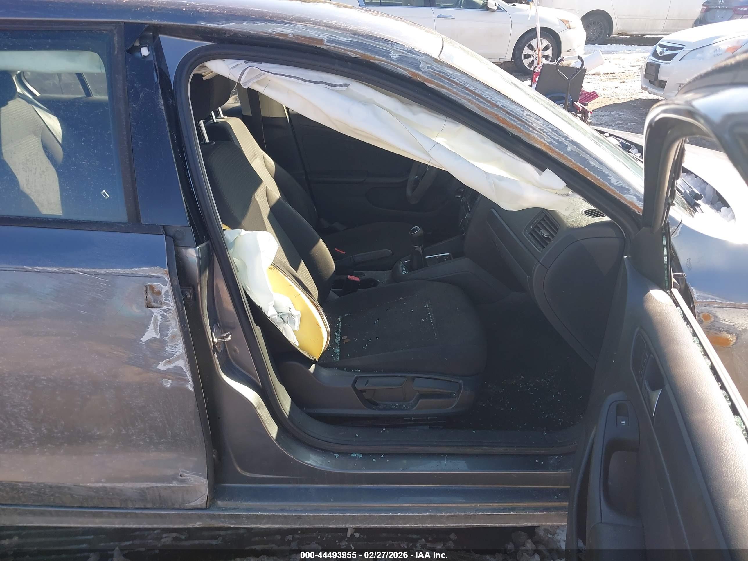 VOLKSWAGEN JETTA image 5