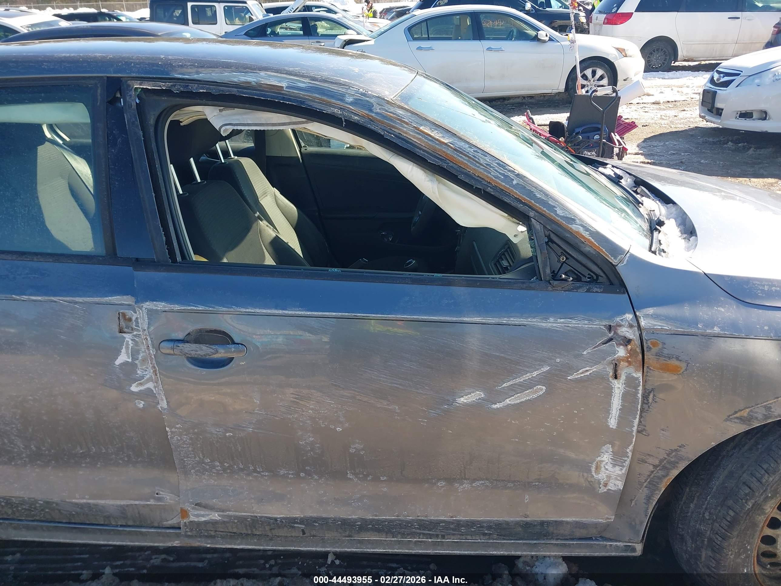 VOLKSWAGEN JETTA image 6