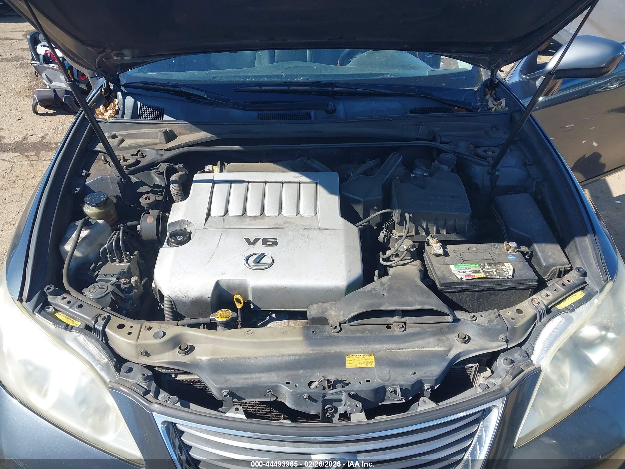LEXUS ES image 10