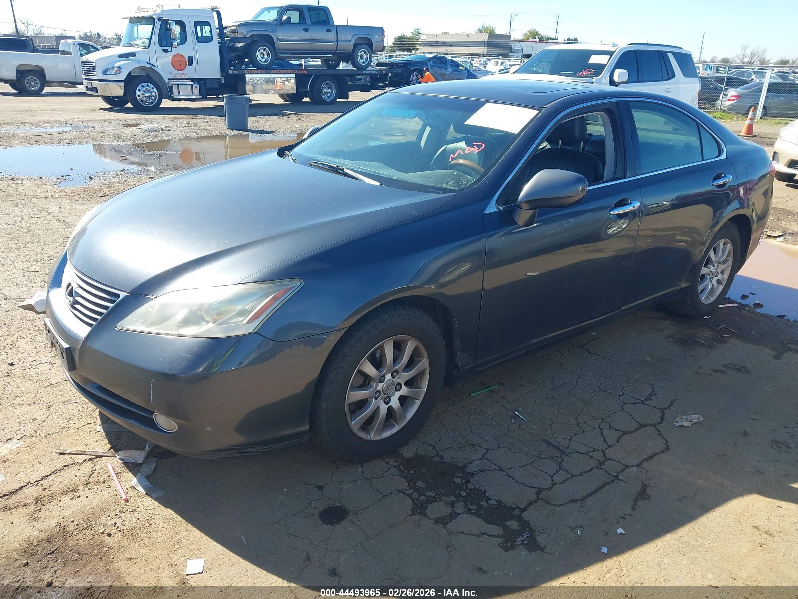 LEXUS ES image 2