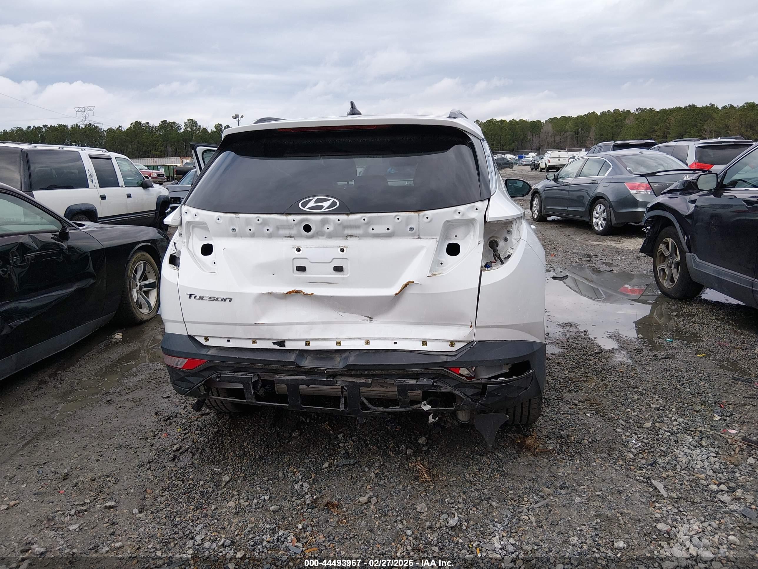 HYUNDAI TUCSON image 6