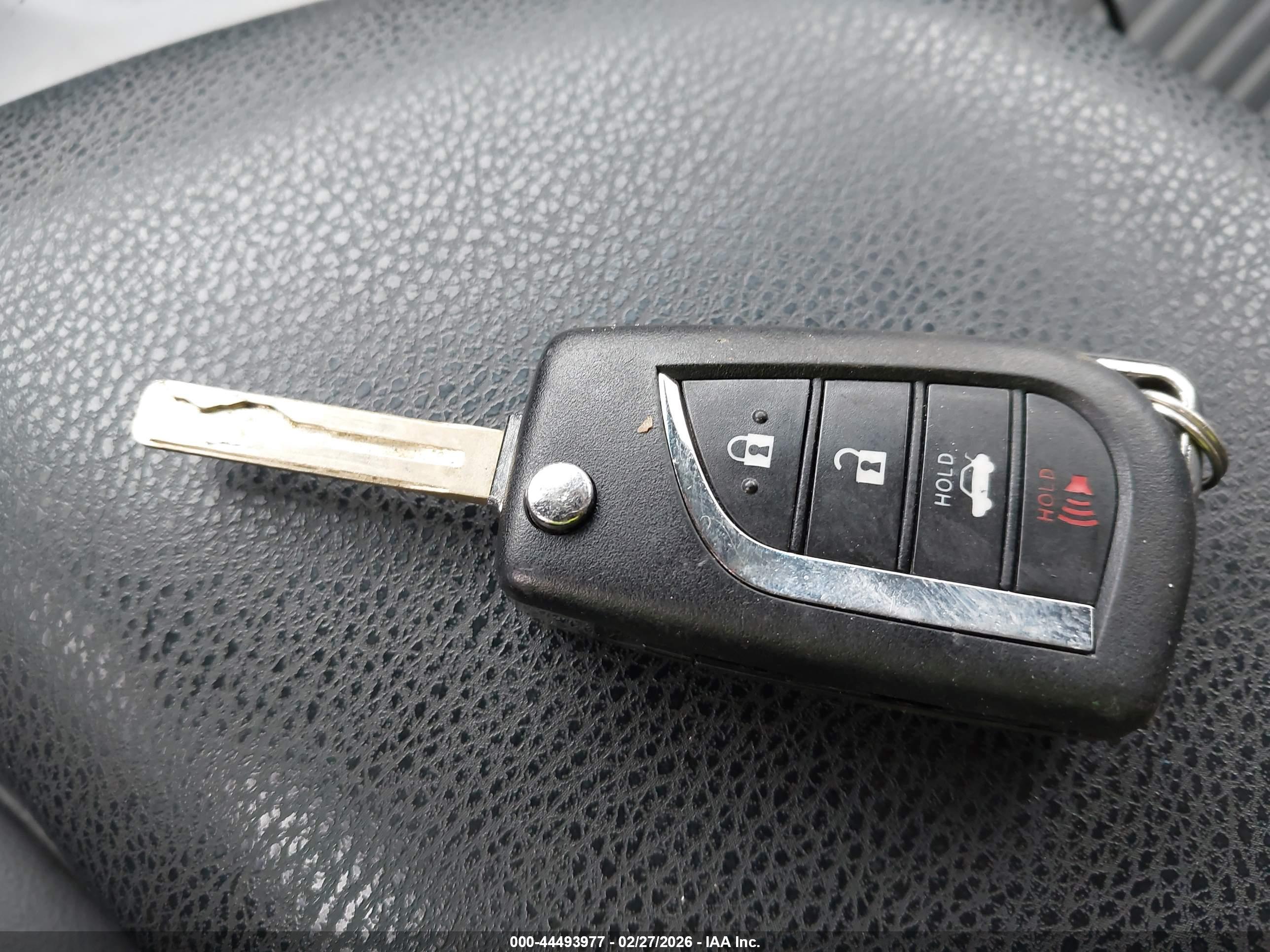 TOYOTA CAMRY image 11