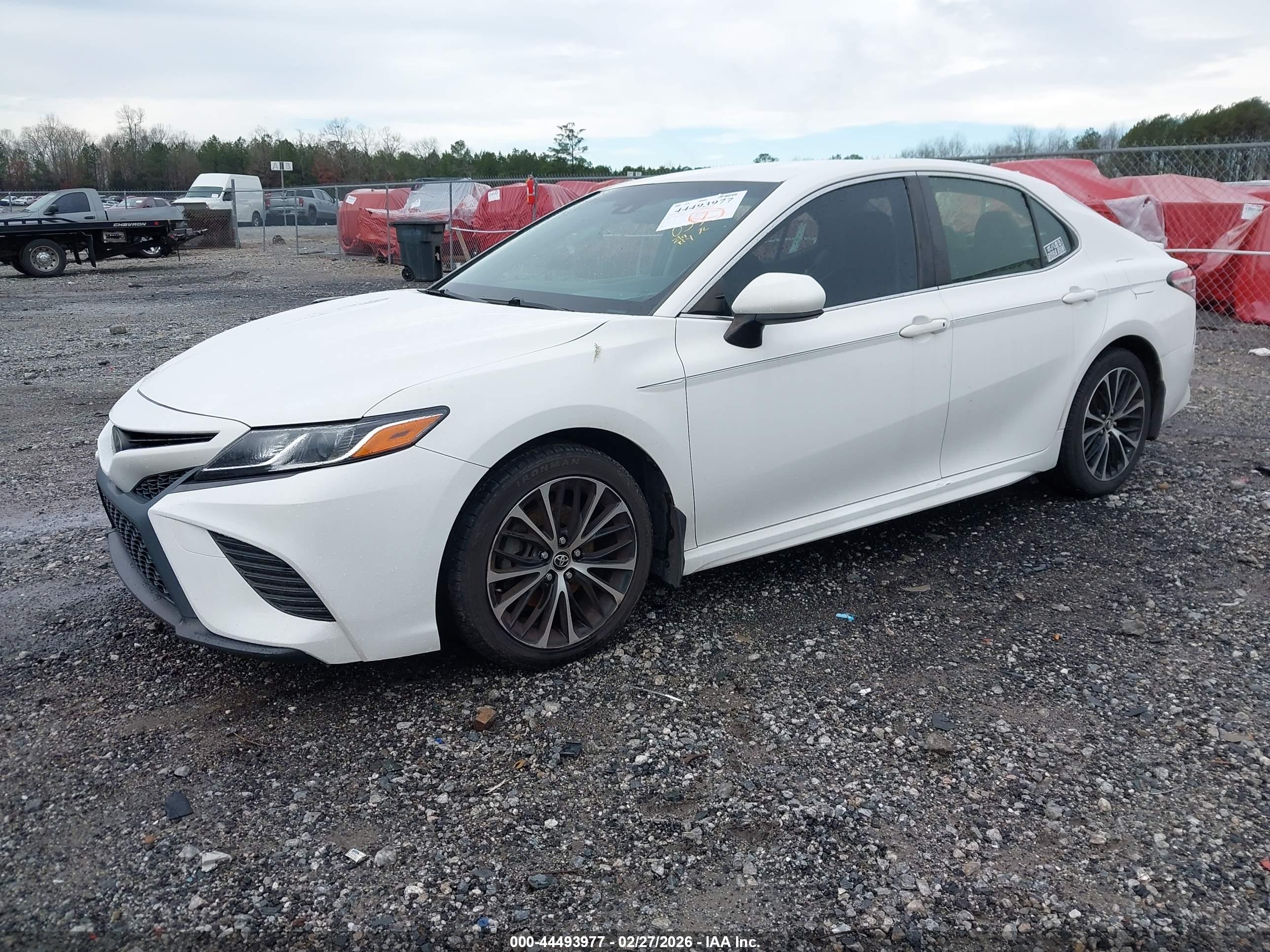 TOYOTA CAMRY image 2