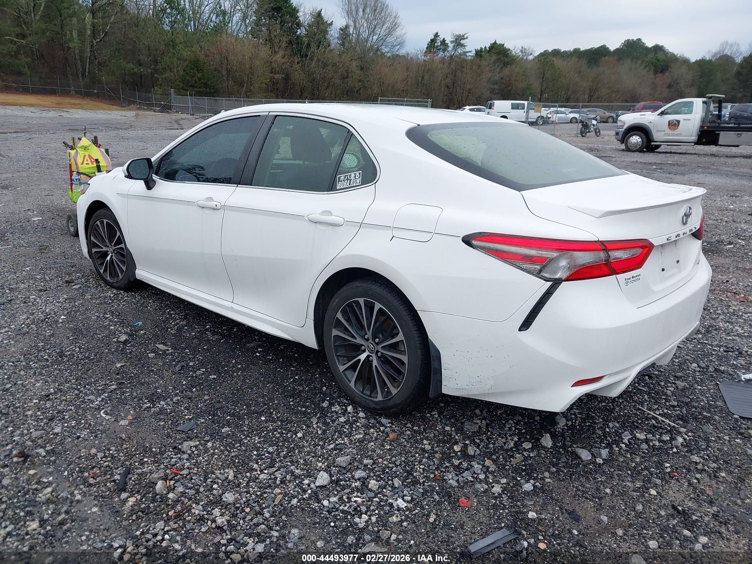 TOYOTA CAMRY image 3