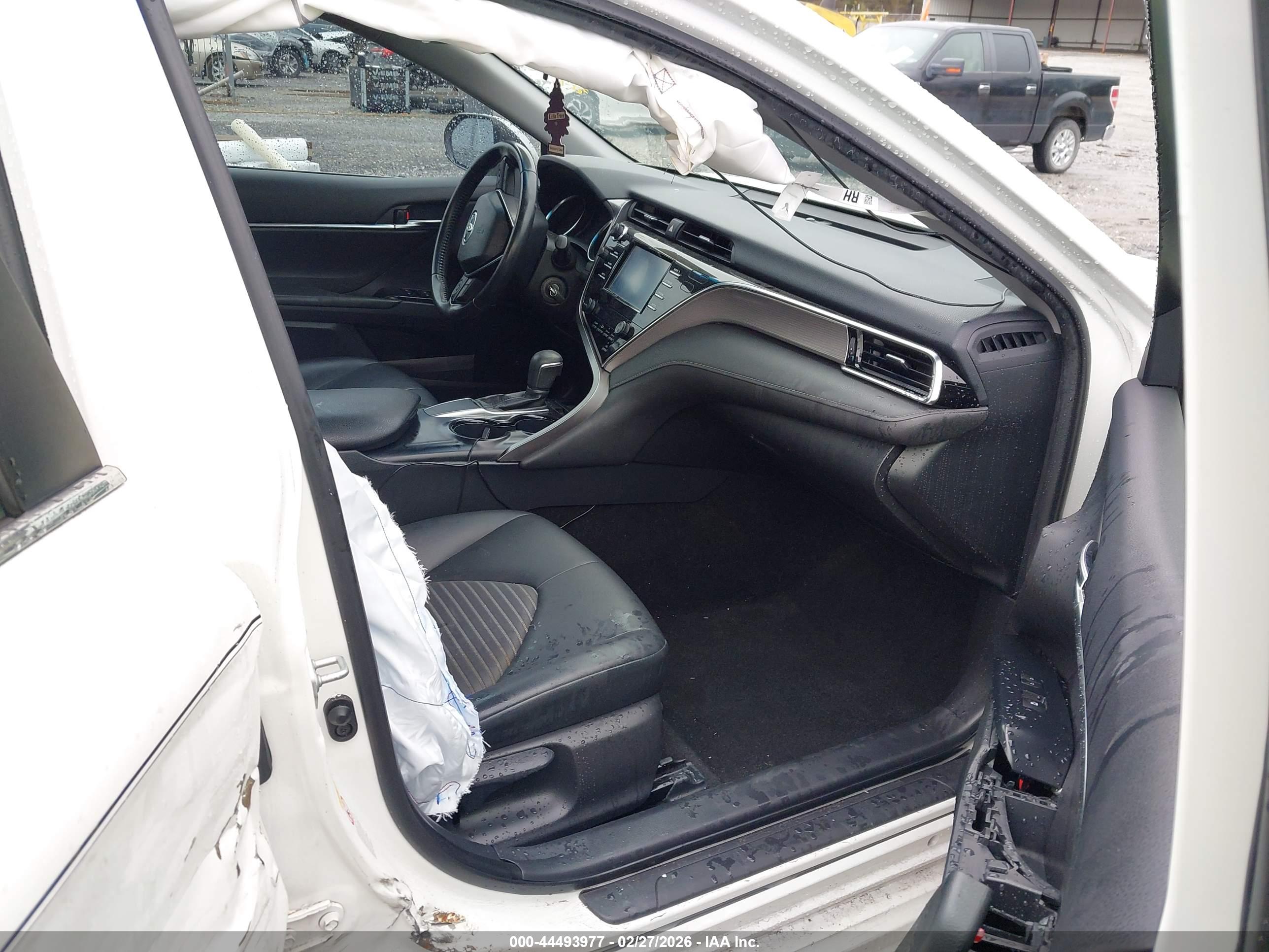 TOYOTA CAMRY image 5