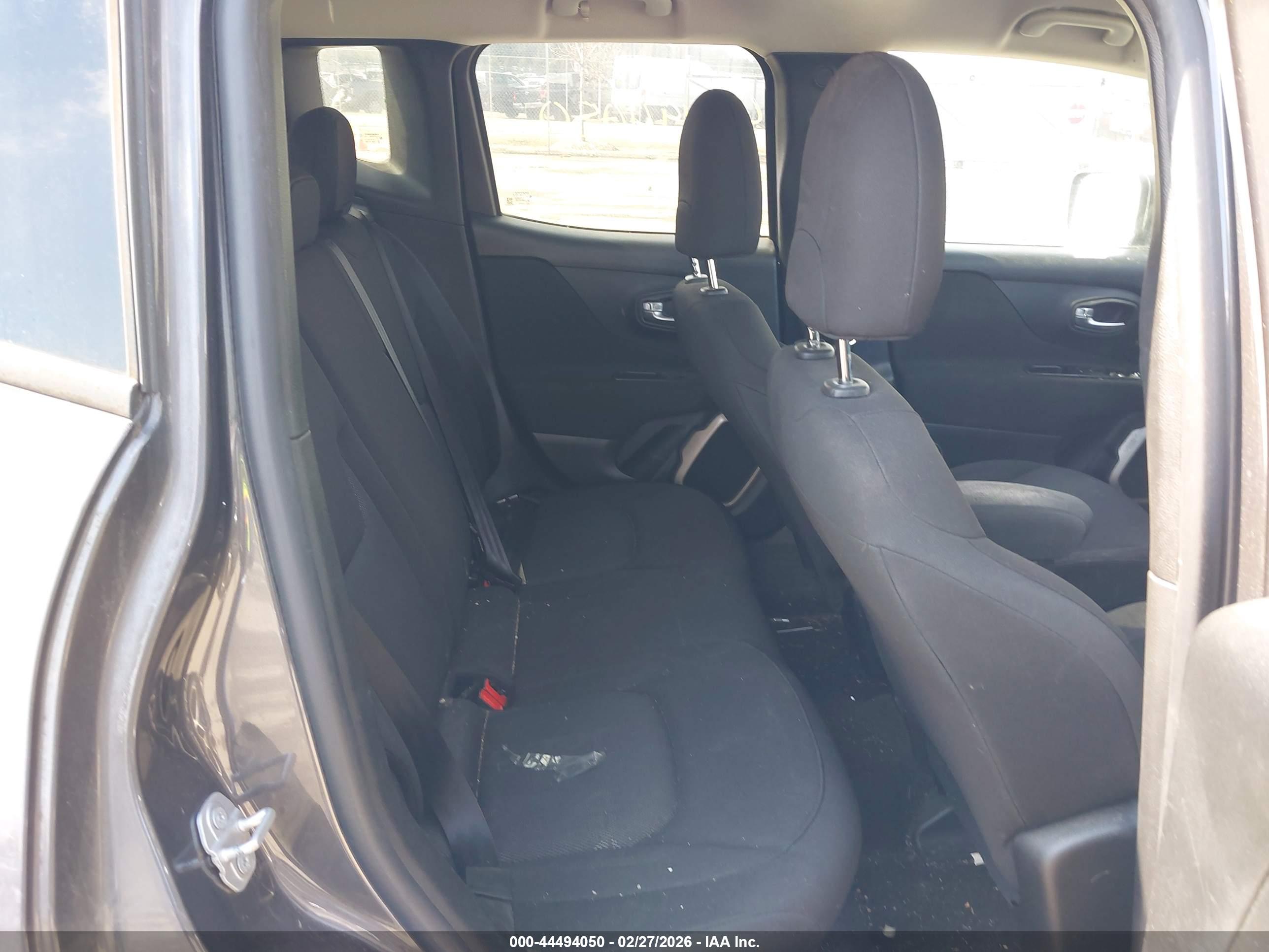 JEEP RENEGADE image 8