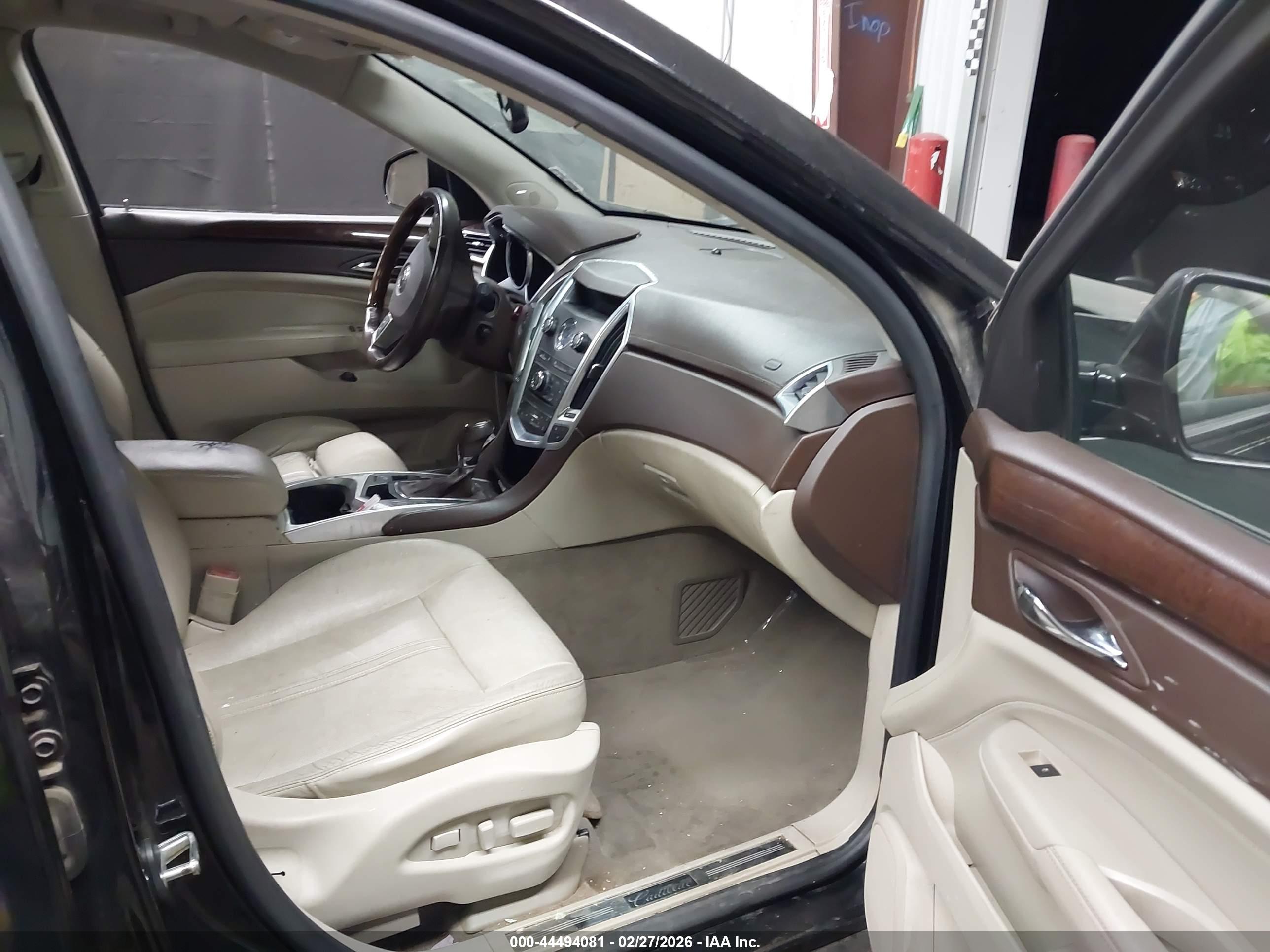 CADILLAC SRX image 5