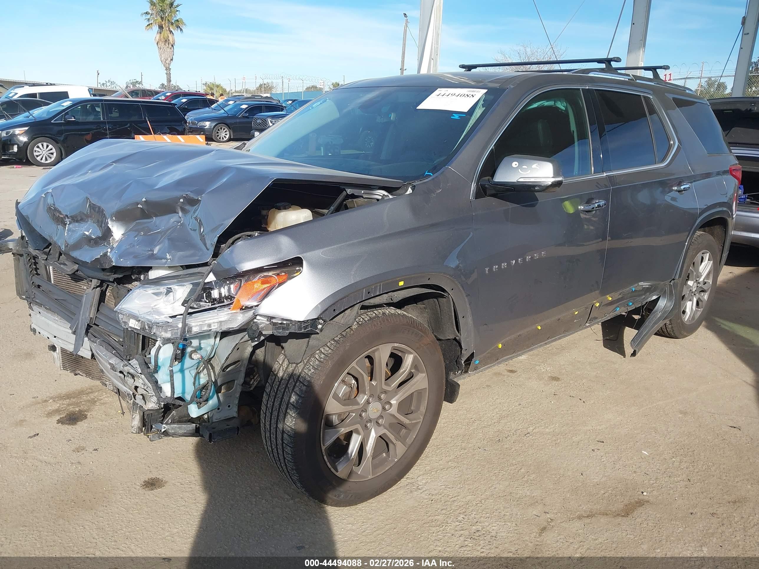CHEVROLET TRAVERSE image 2