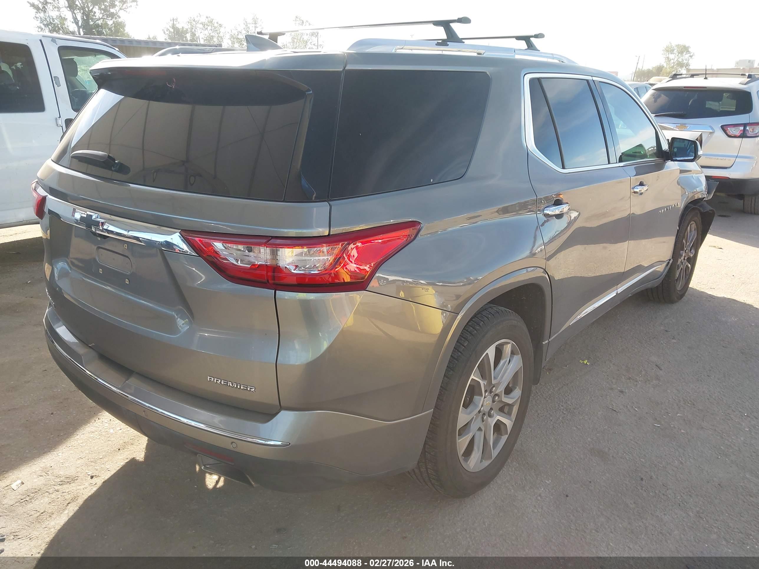 CHEVROLET TRAVERSE image 4