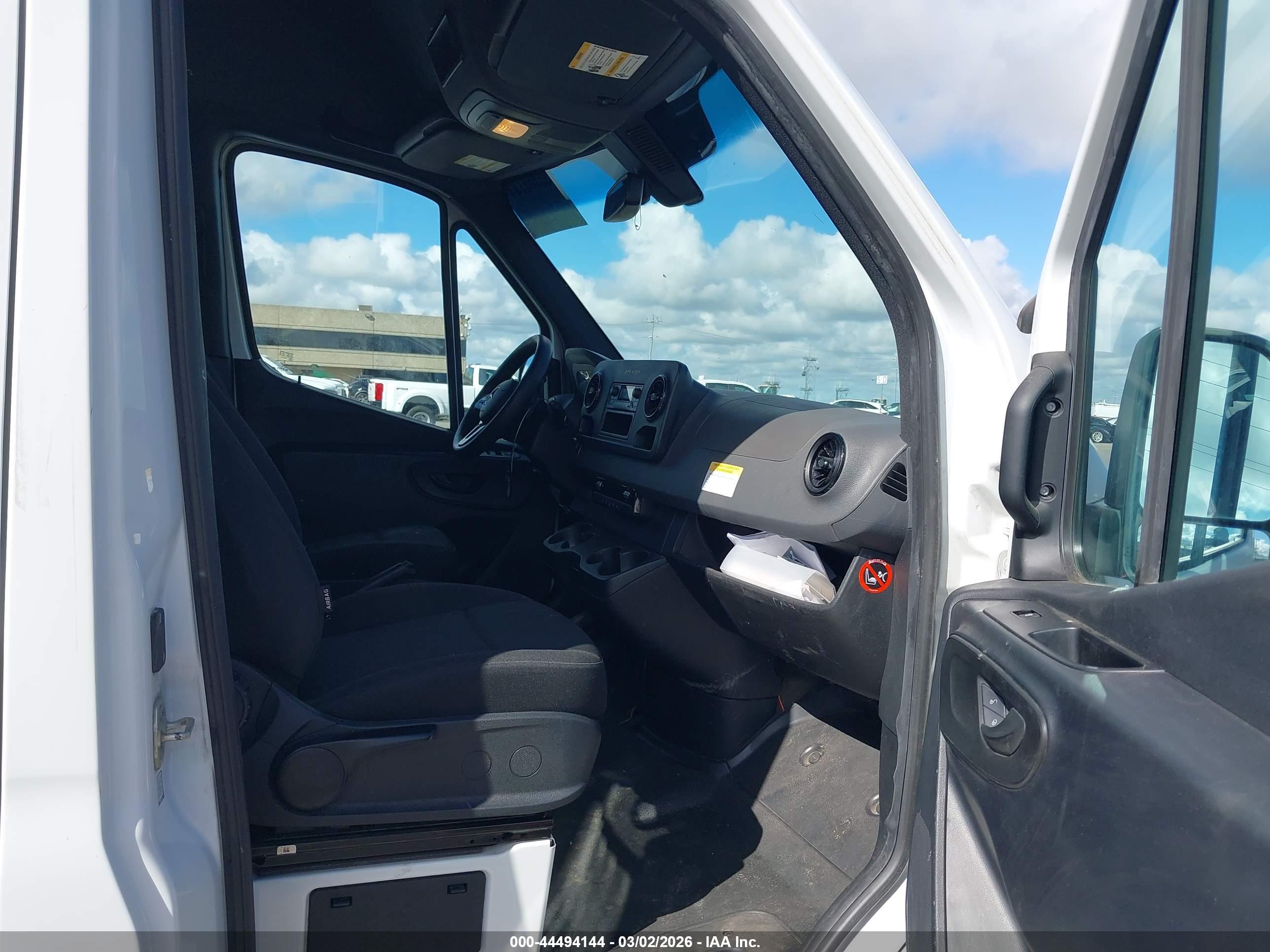 MERCEDES-BENZ SPRINTER image 5