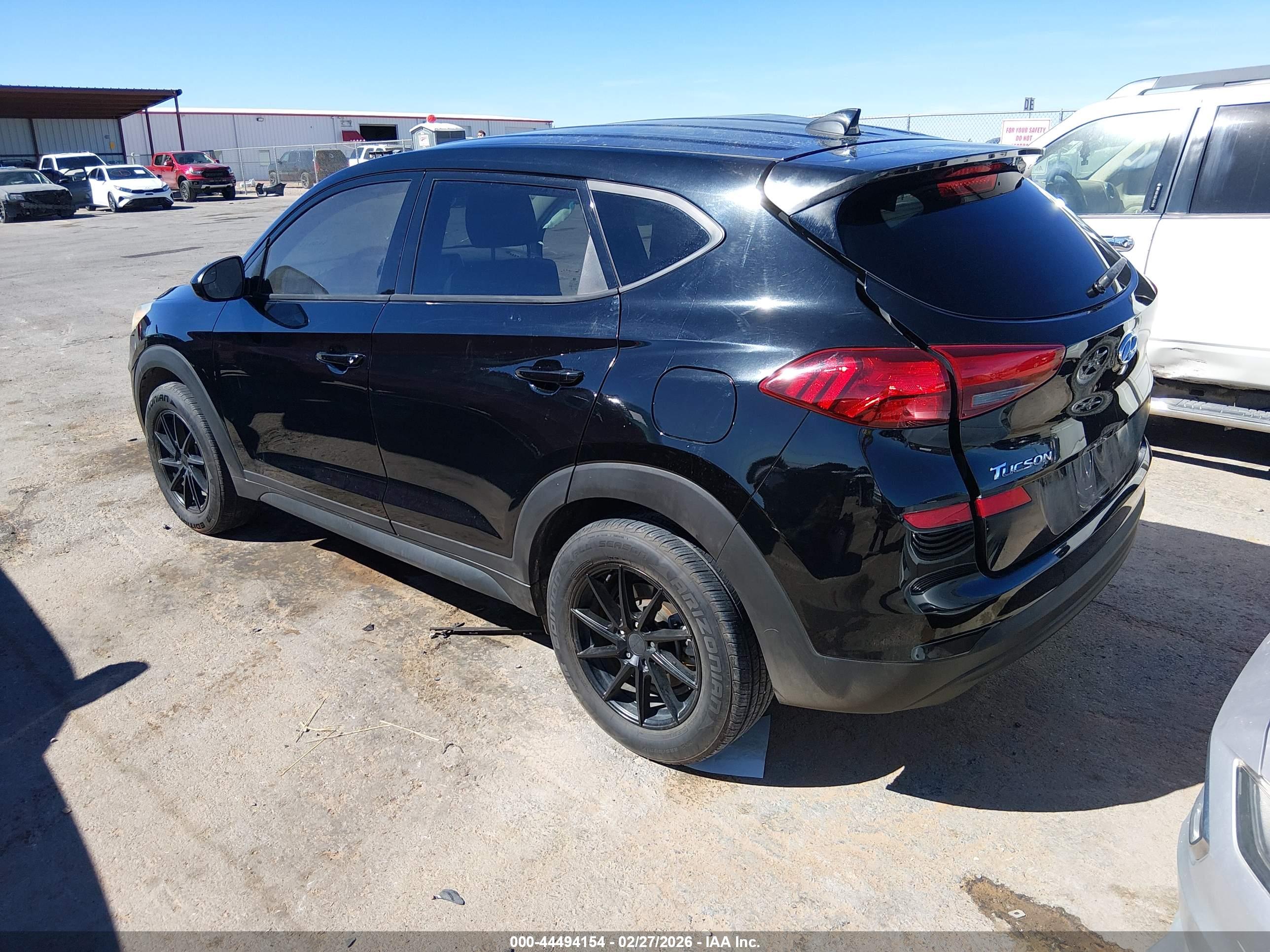HYUNDAI TUCSON image 3