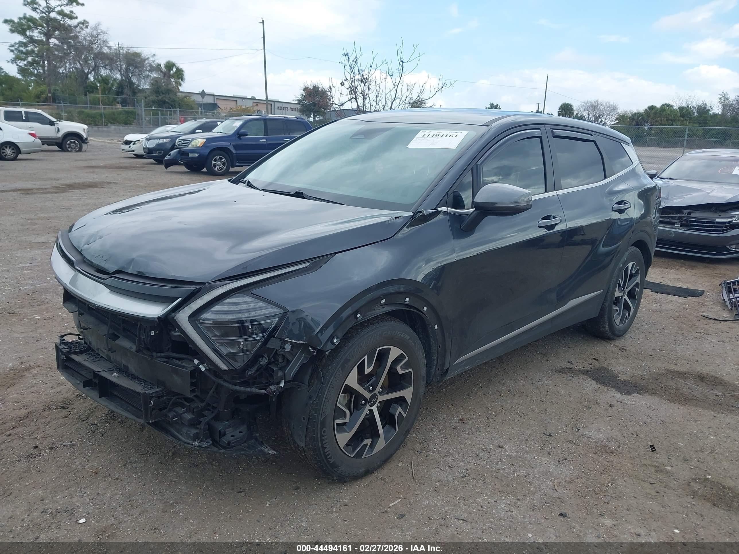 KIA SPORTAGE image 2
