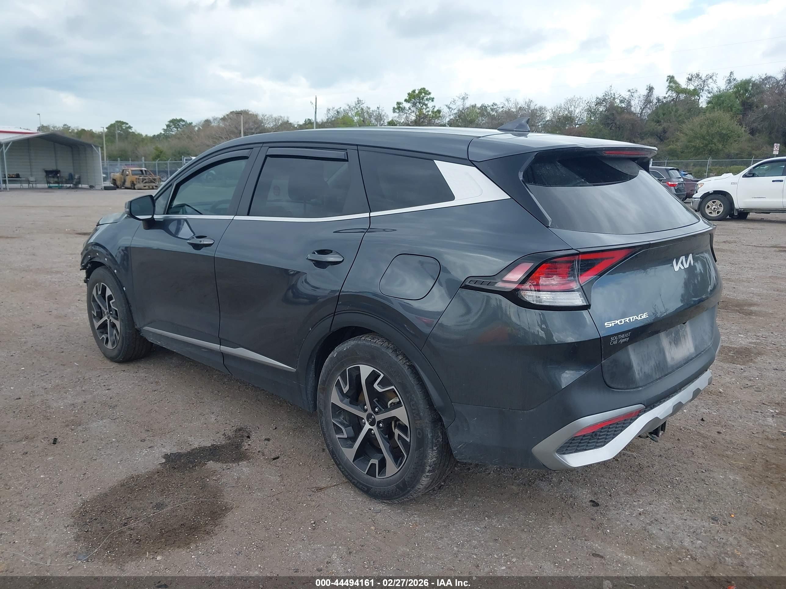 KIA SPORTAGE image 3