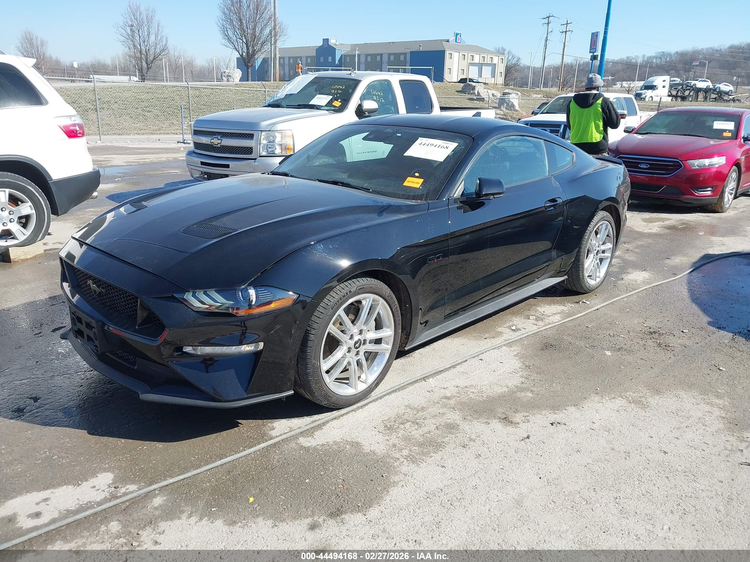 FORD MUSTANG image 2
