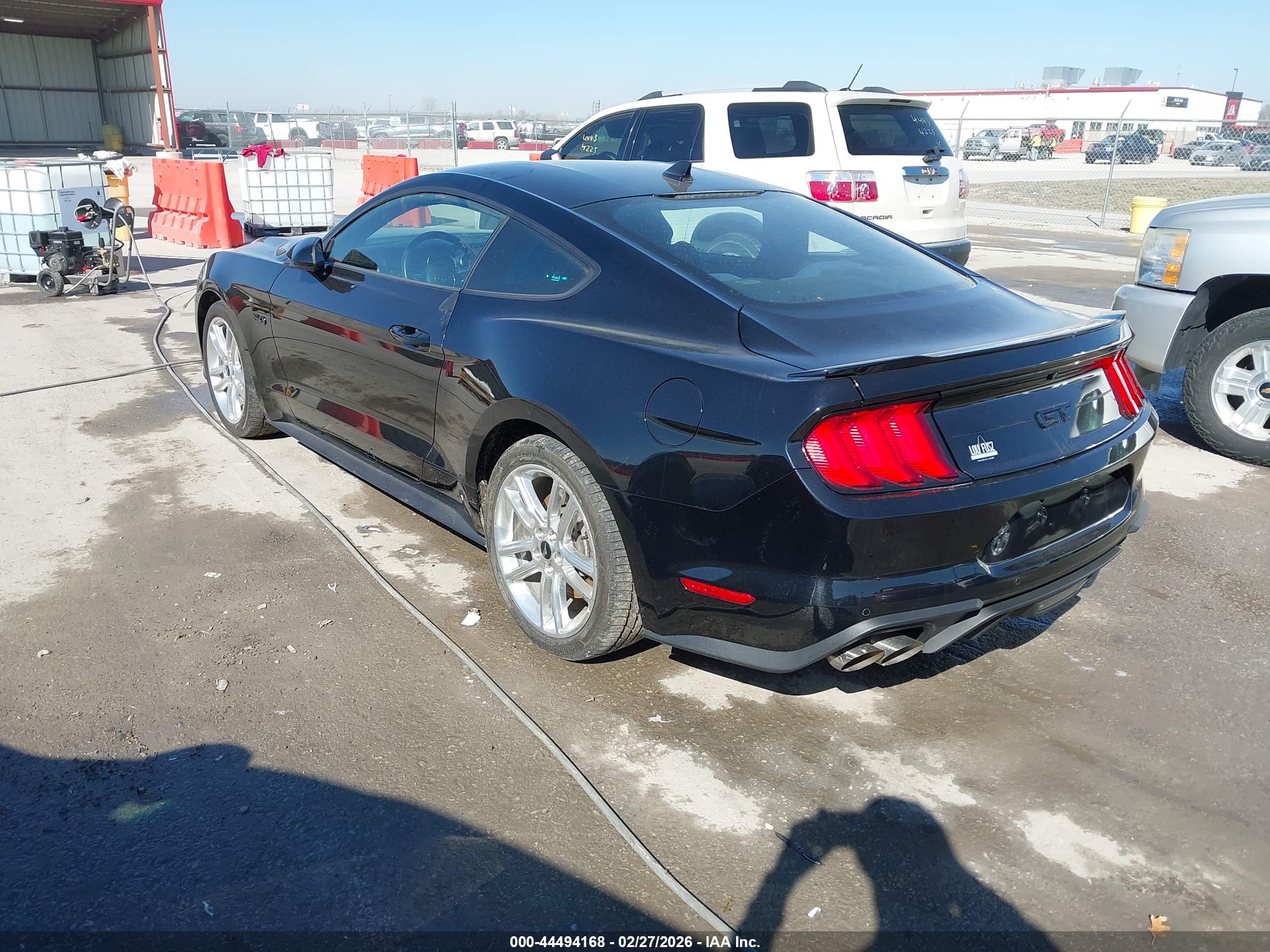 FORD MUSTANG image 3