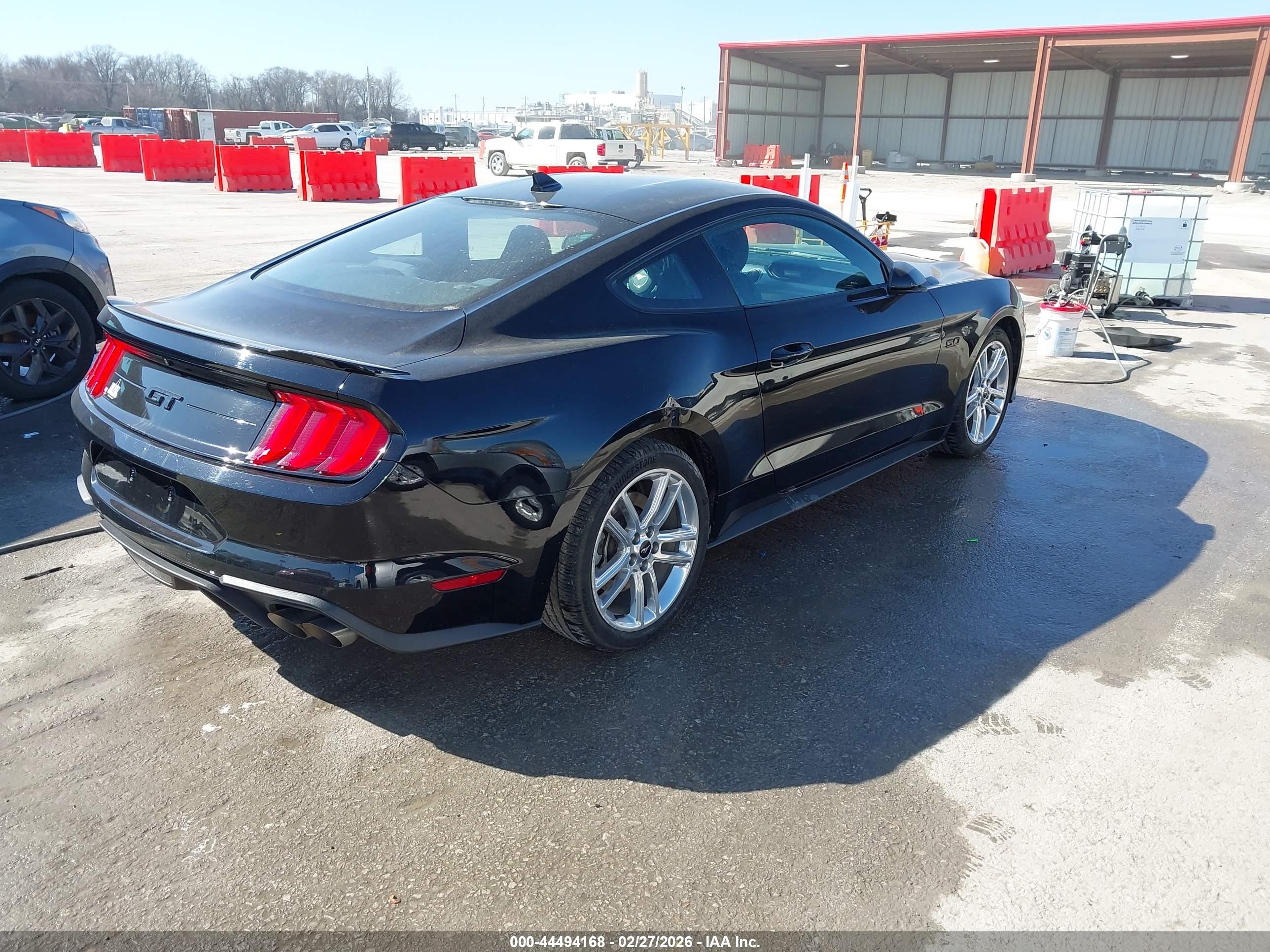 FORD MUSTANG image 4