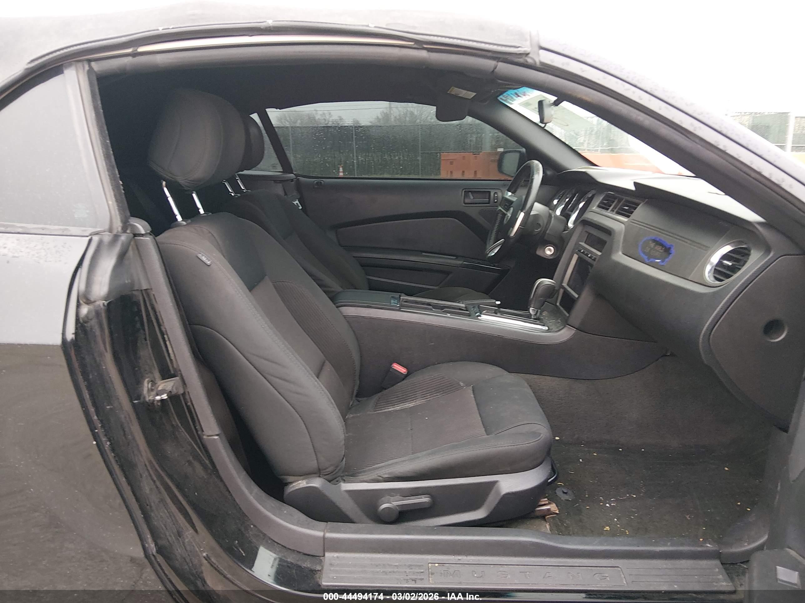 FORD MUSTANG image 5