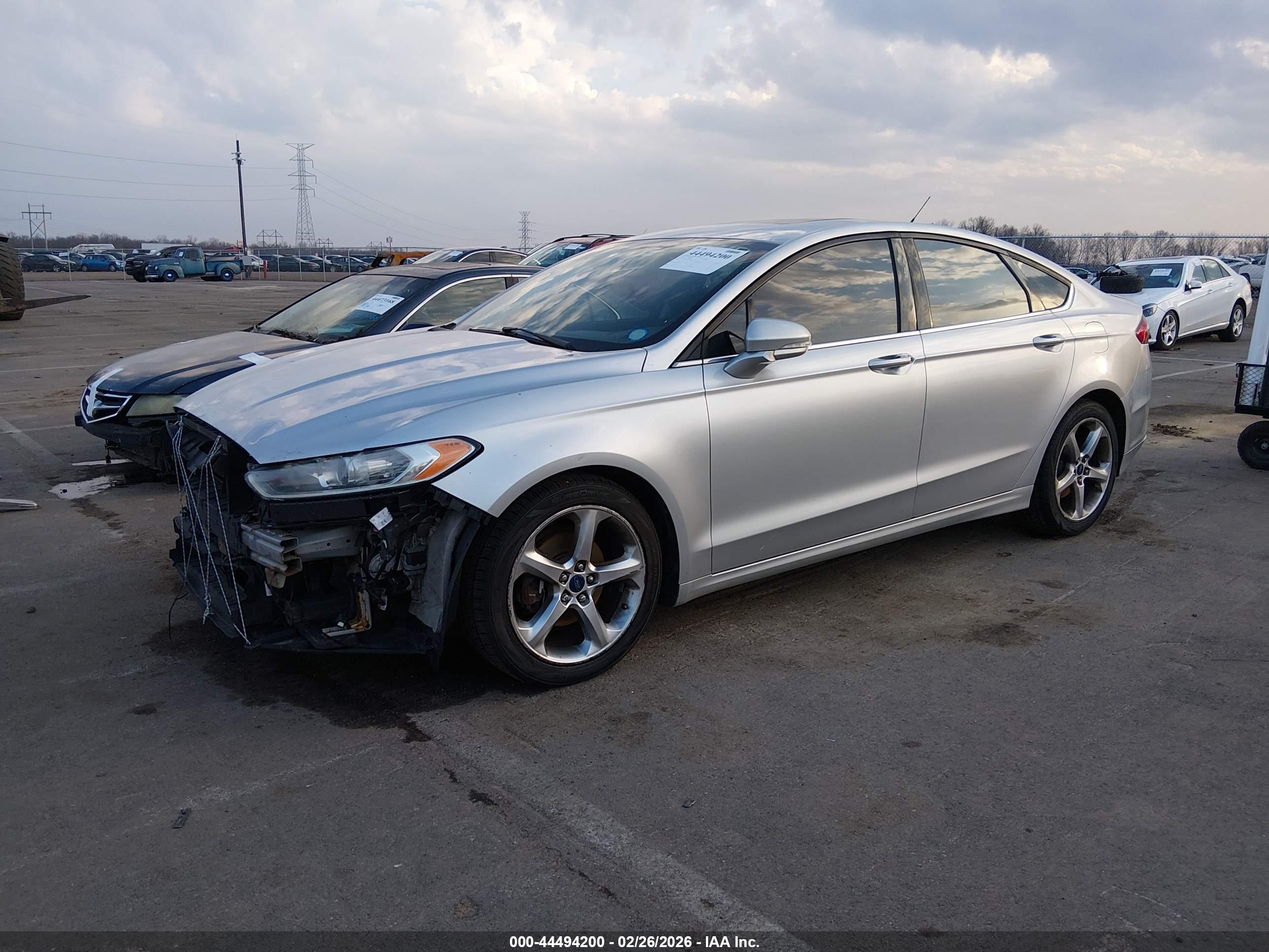 FORD FUSION image 2