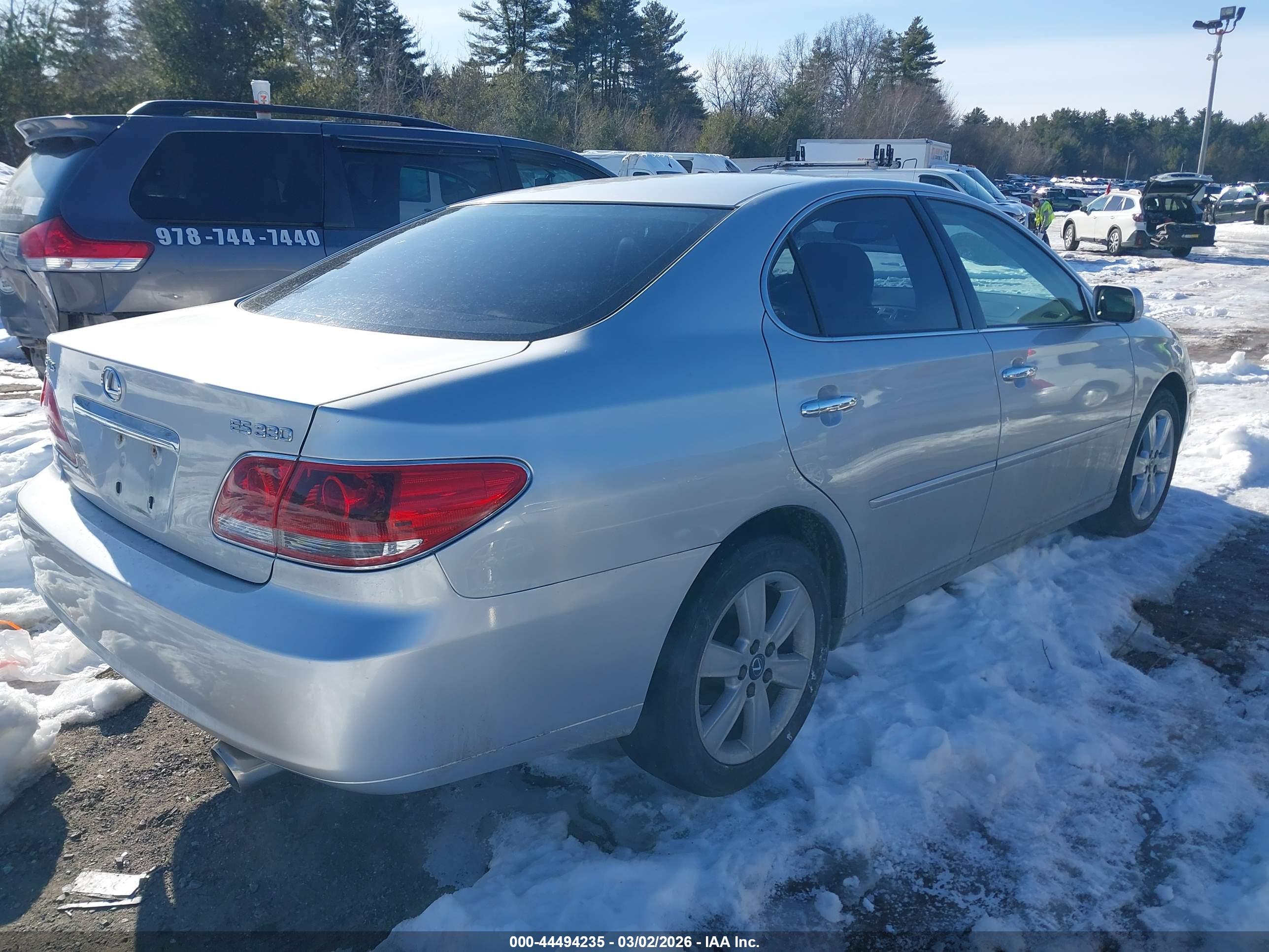 LEXUS ES image 4