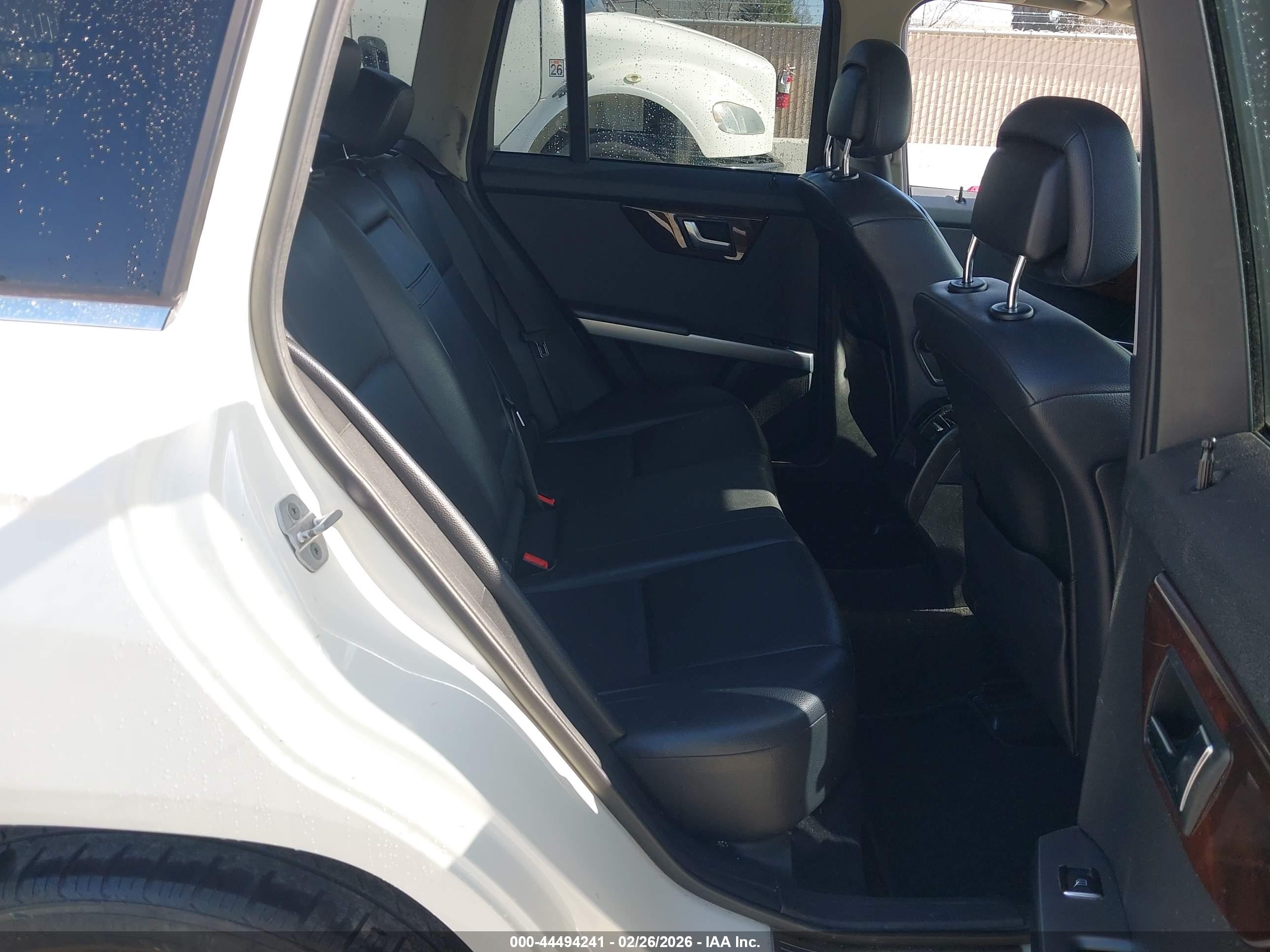 MERCEDES-BENZ GLK image 8