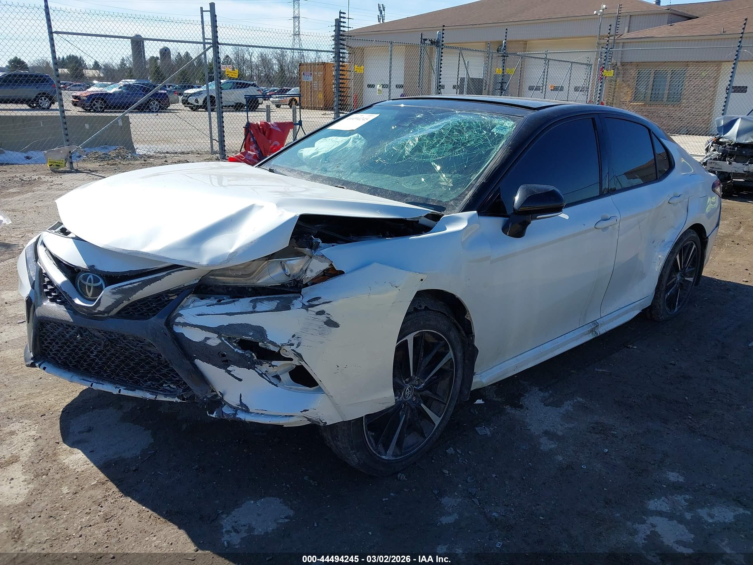 TOYOTA CAMRY image 2