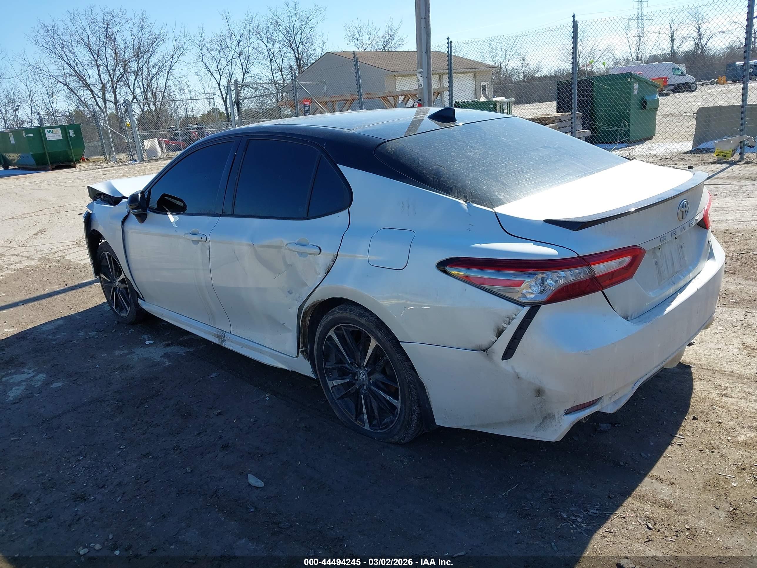 TOYOTA CAMRY image 3