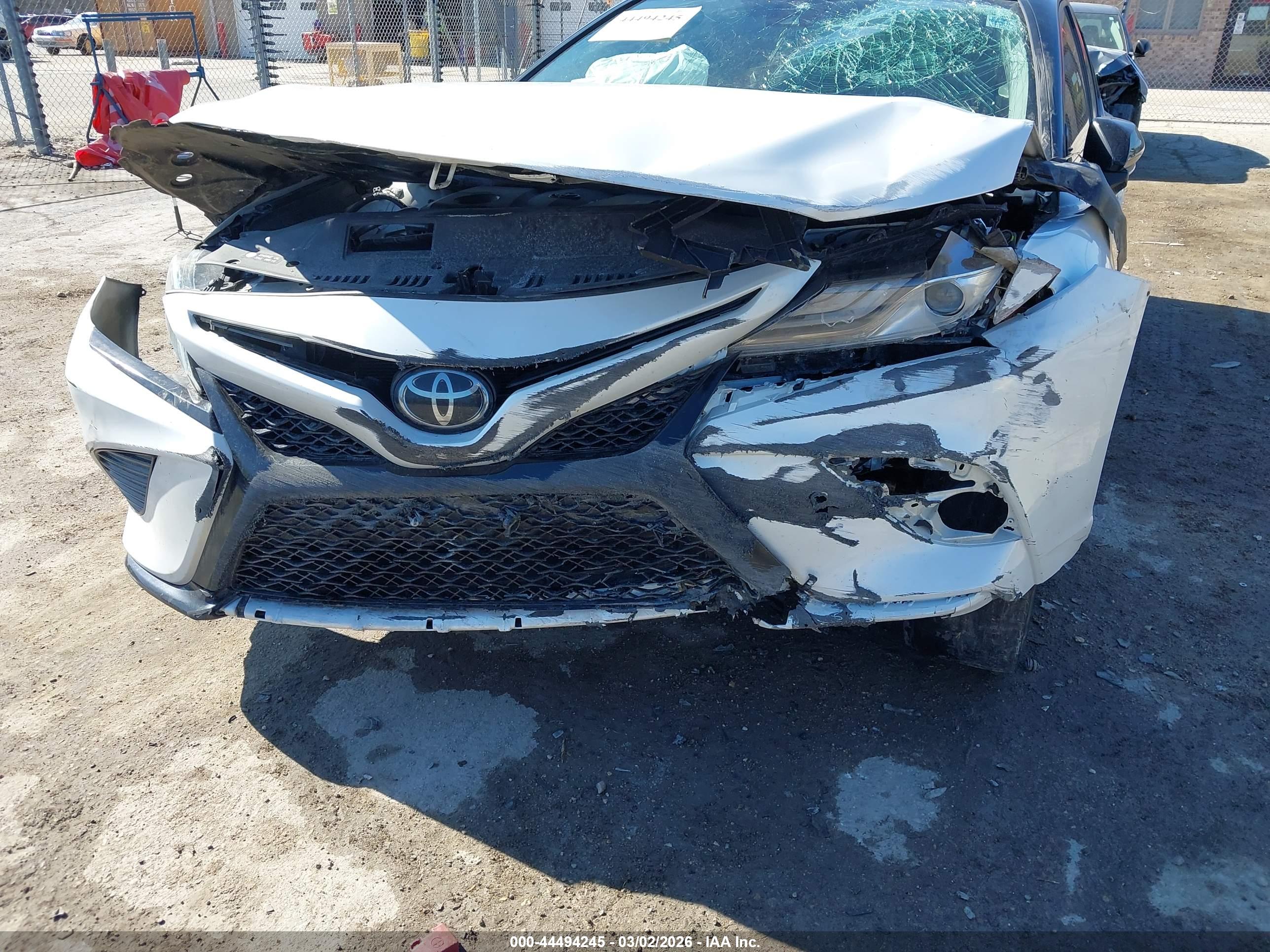 TOYOTA CAMRY image 6