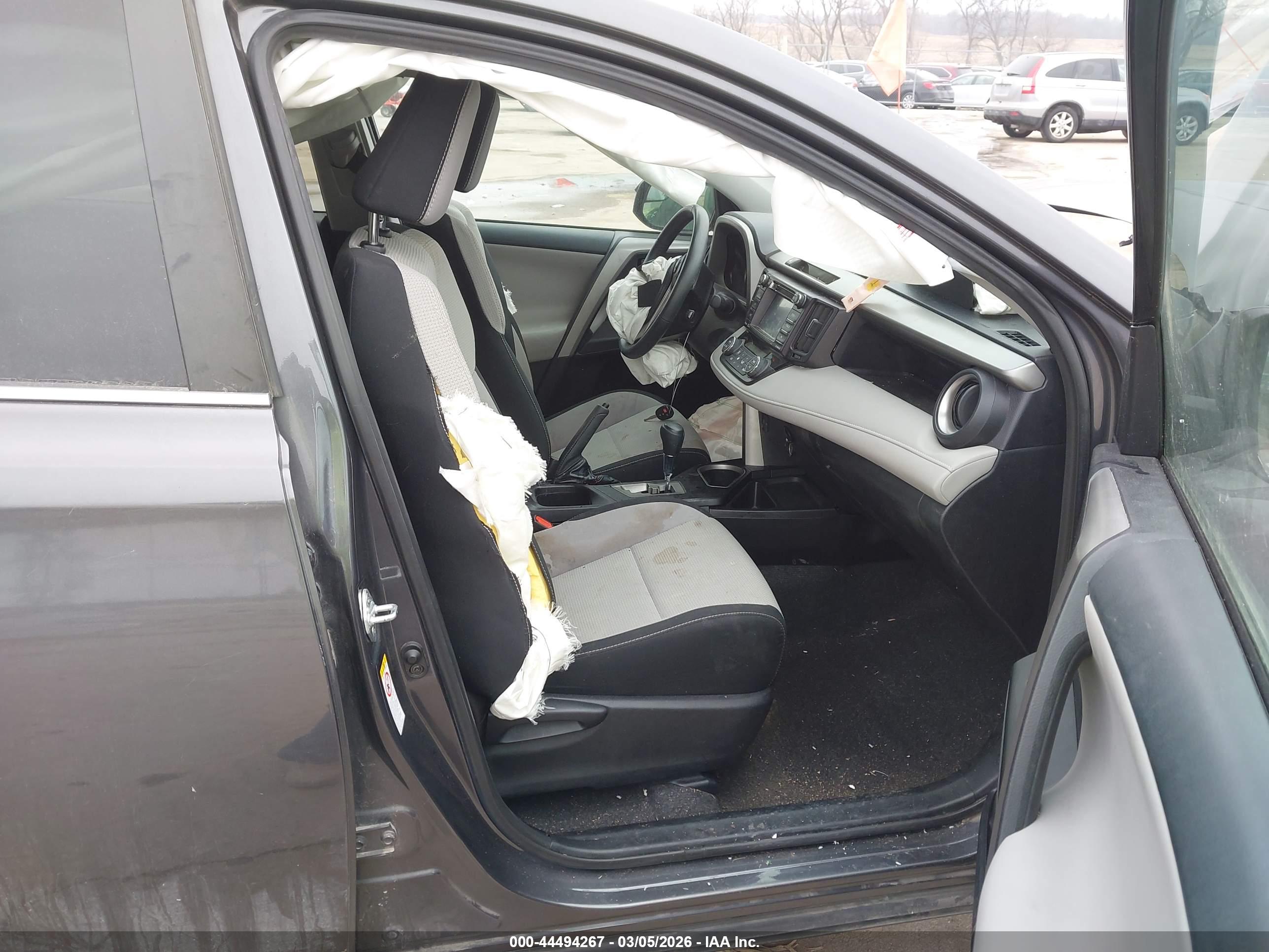 TOYOTA RAV4 image 5