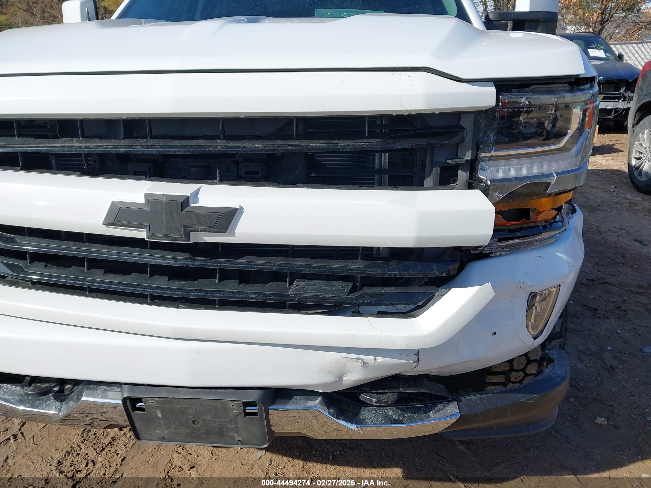 CHEVROLET SILVERADO image 6