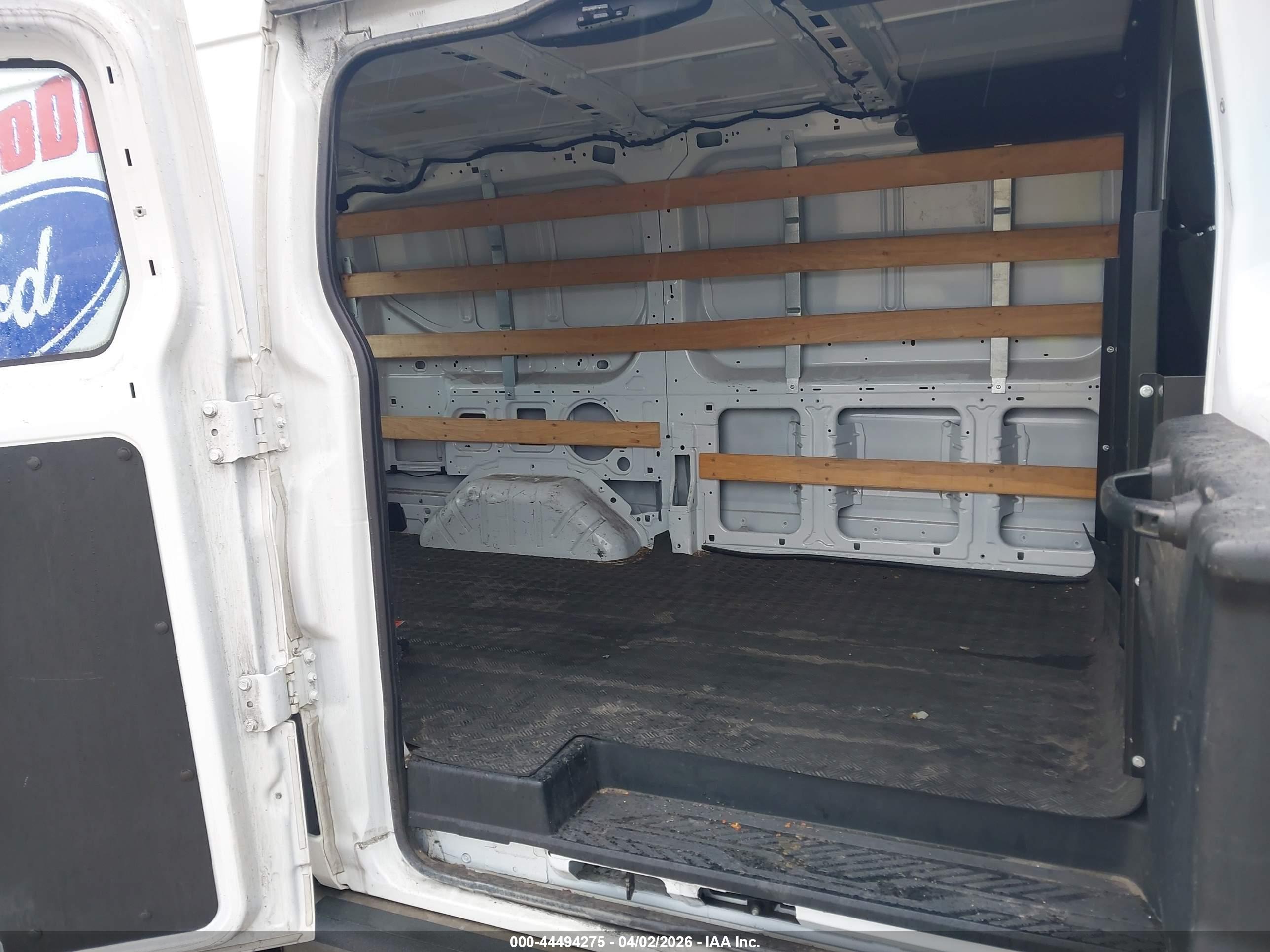 FORD TRANSIT-250 image 8