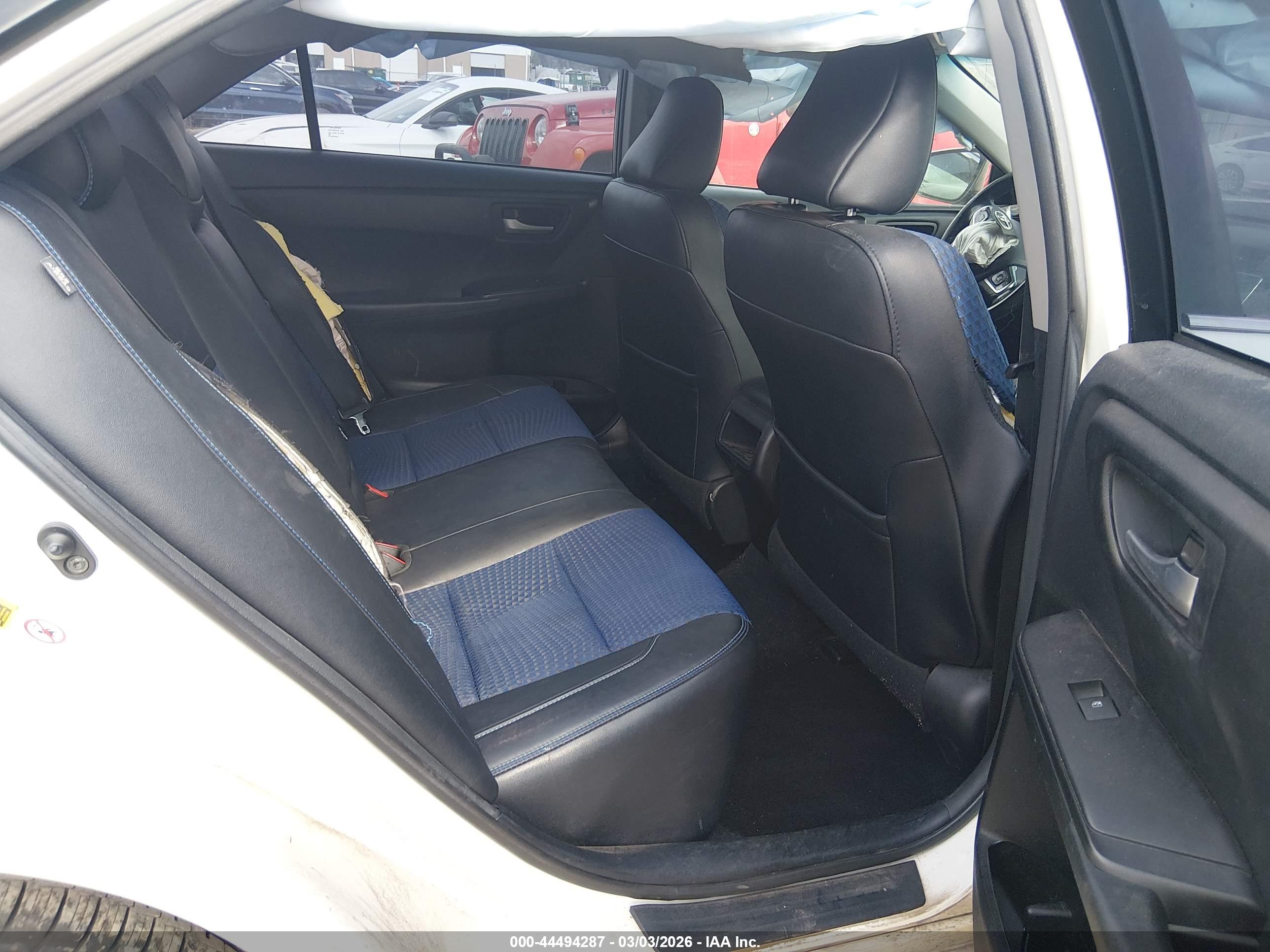 TOYOTA CAMRY image 8