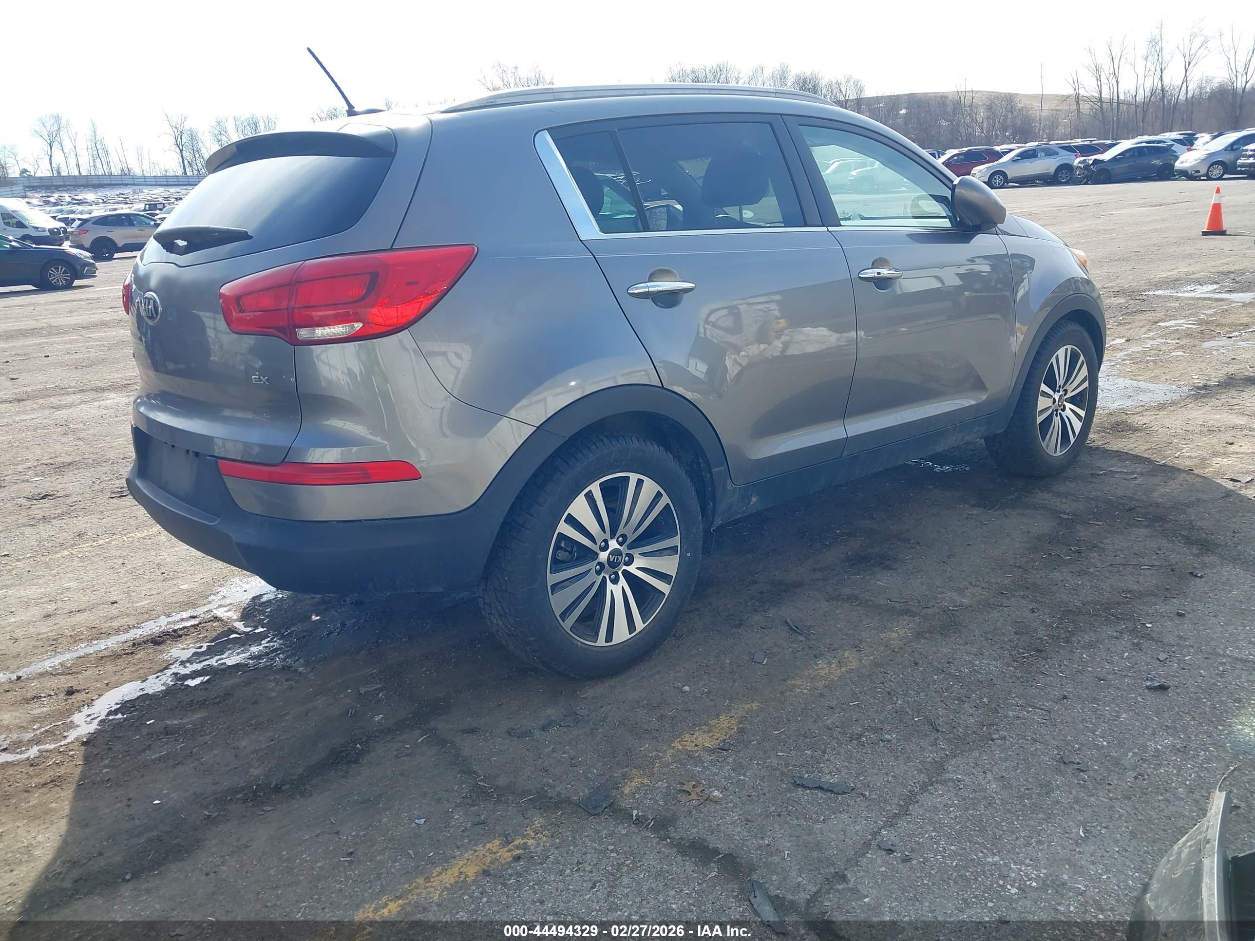 KIA SPORTAGE image 4