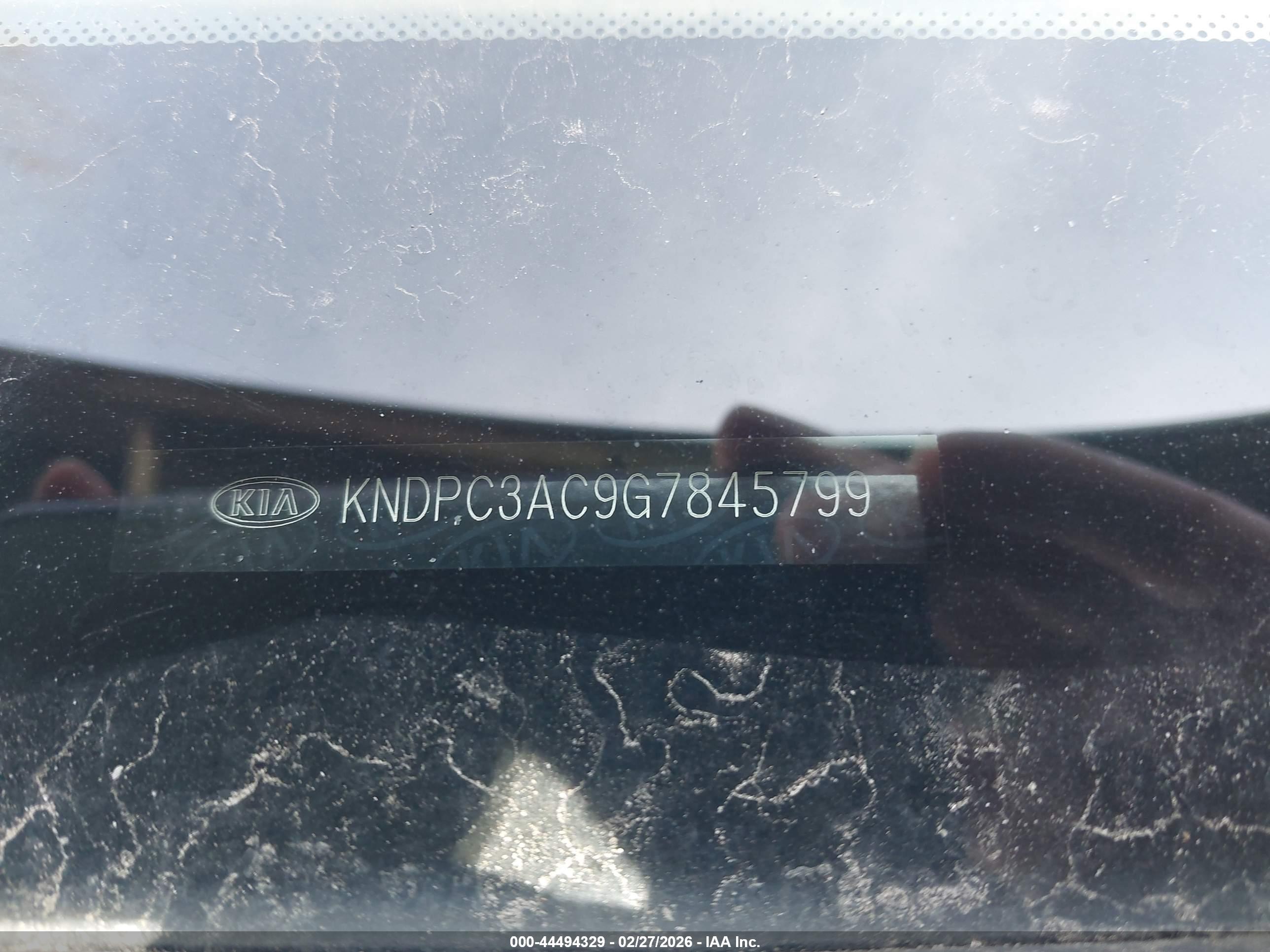 KIA SPORTAGE image 9