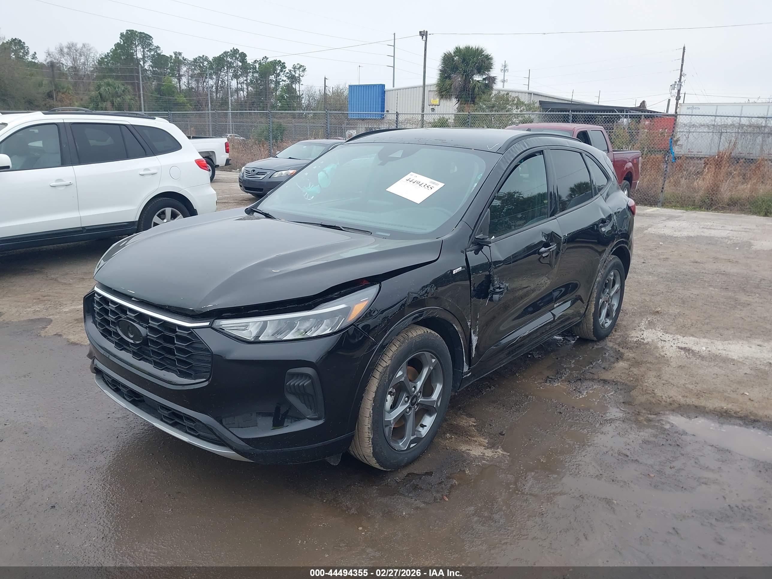 FORD ESCAPE image 2