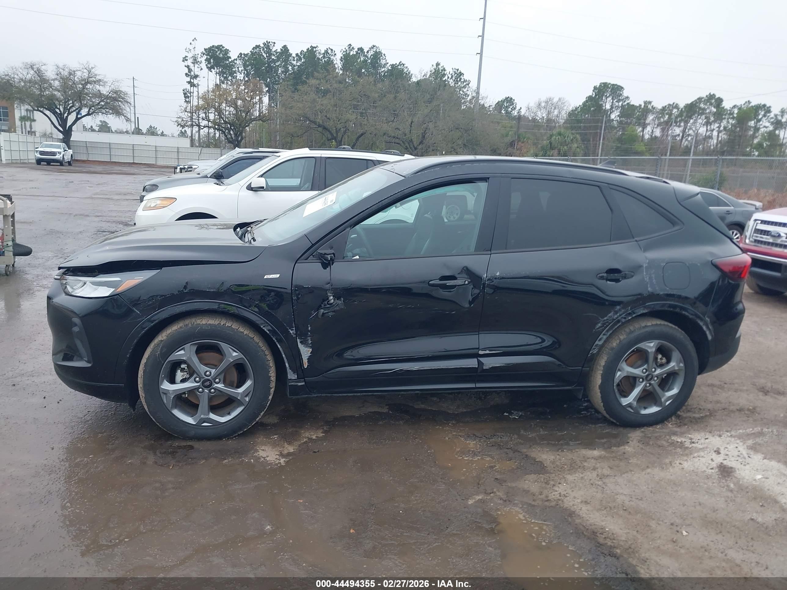 FORD ESCAPE image 6