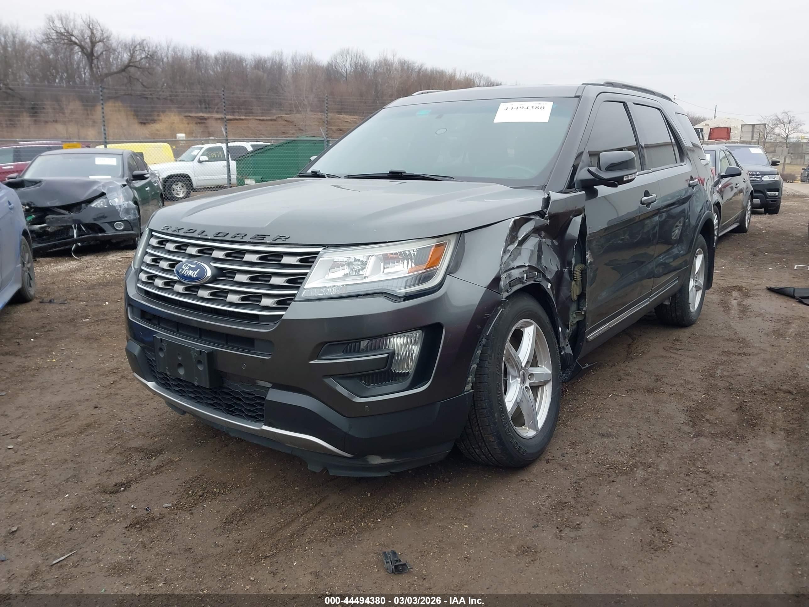 FORD EXPLORER image 2