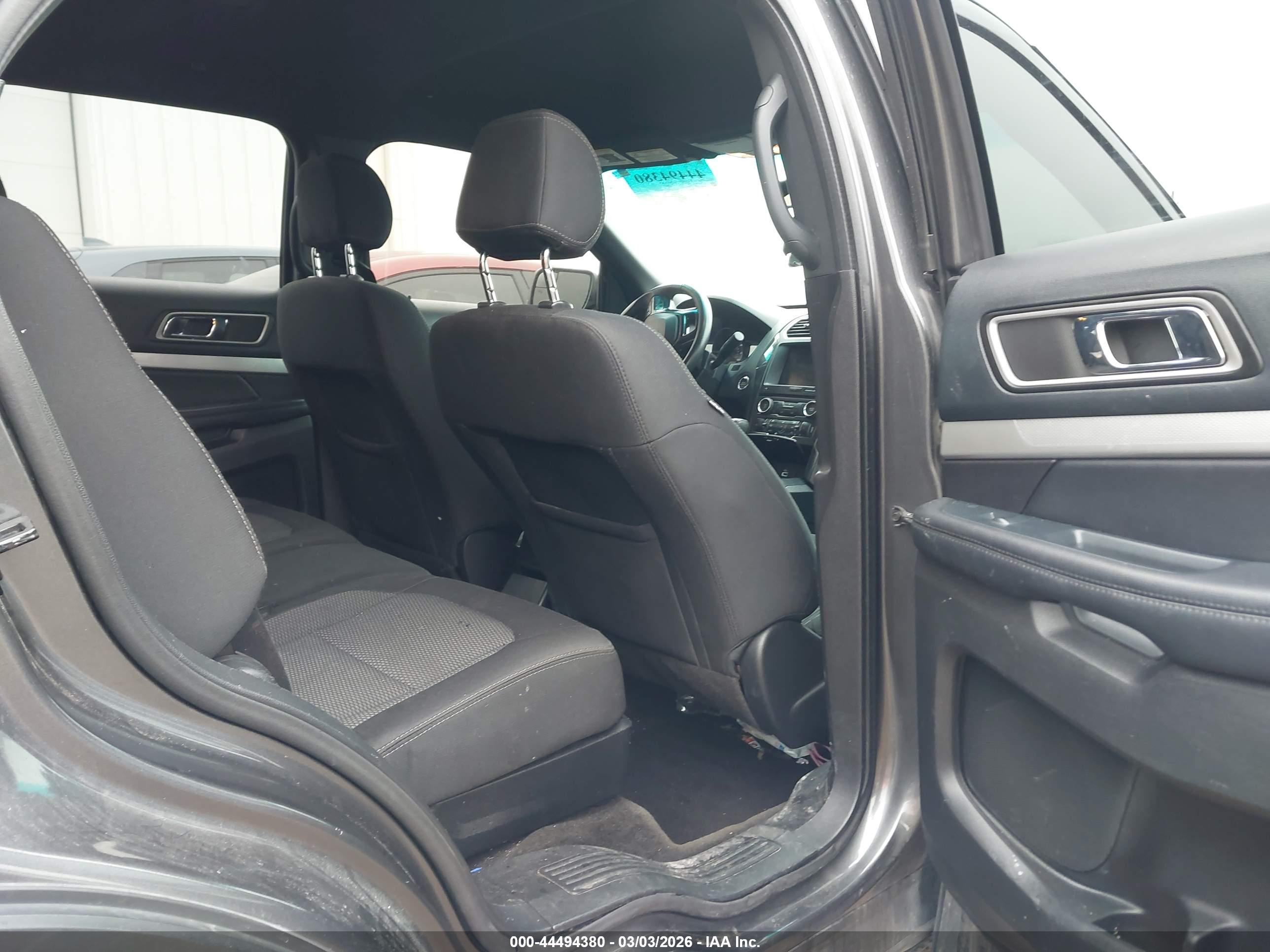 FORD EXPLORER image 8